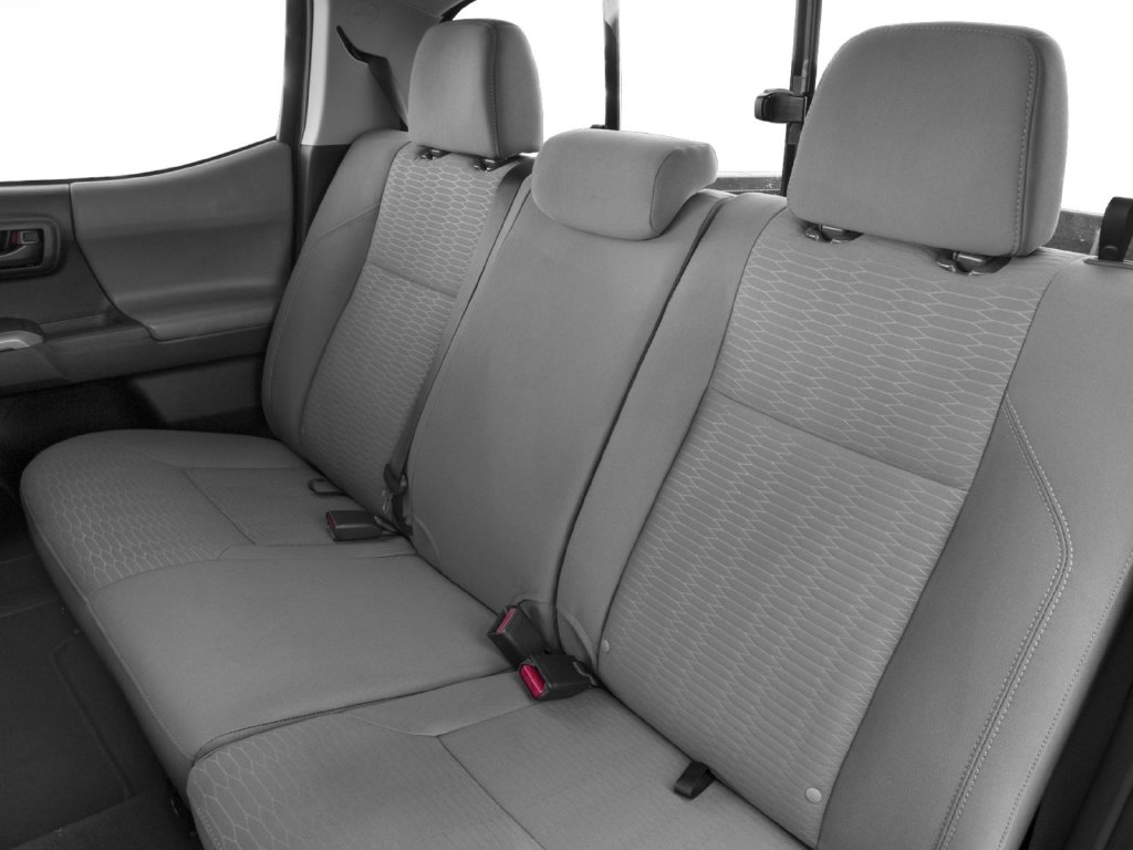 2017 Toyota Tacoma photo 8 of 10