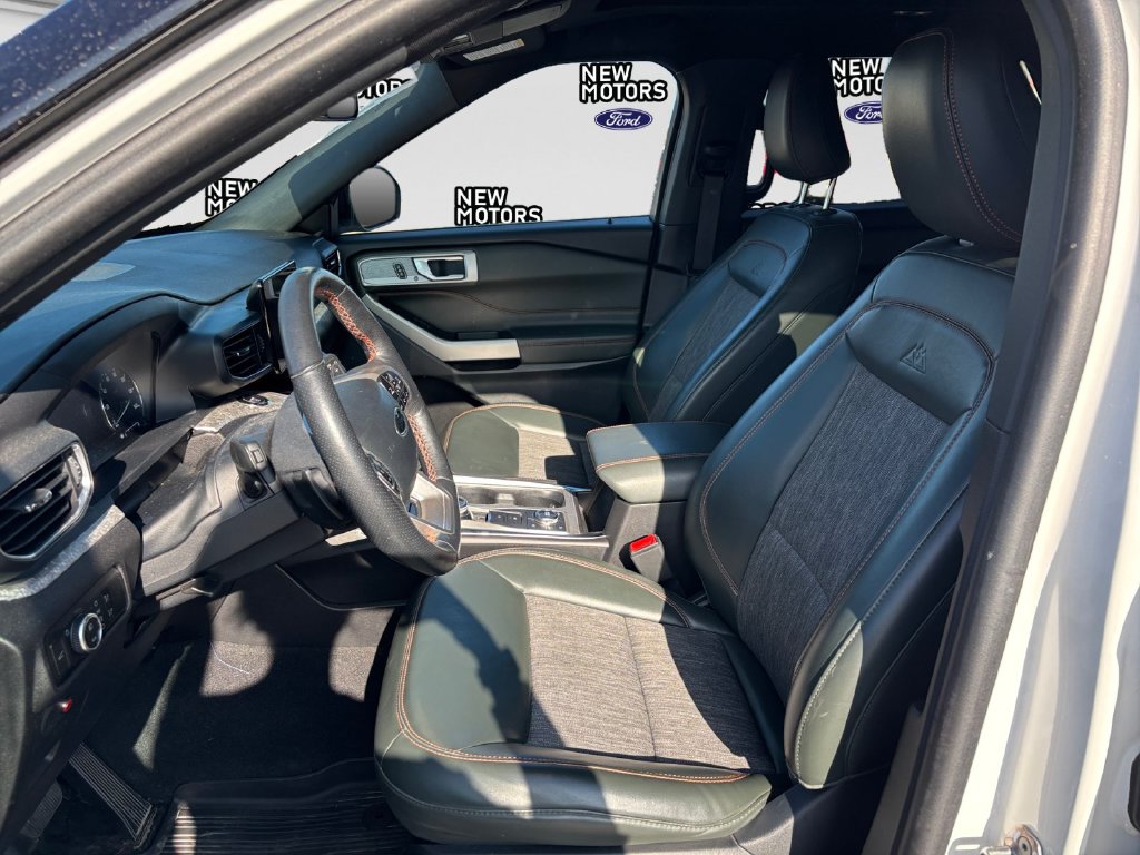 2024 Ford Explorer photo 10 of 16