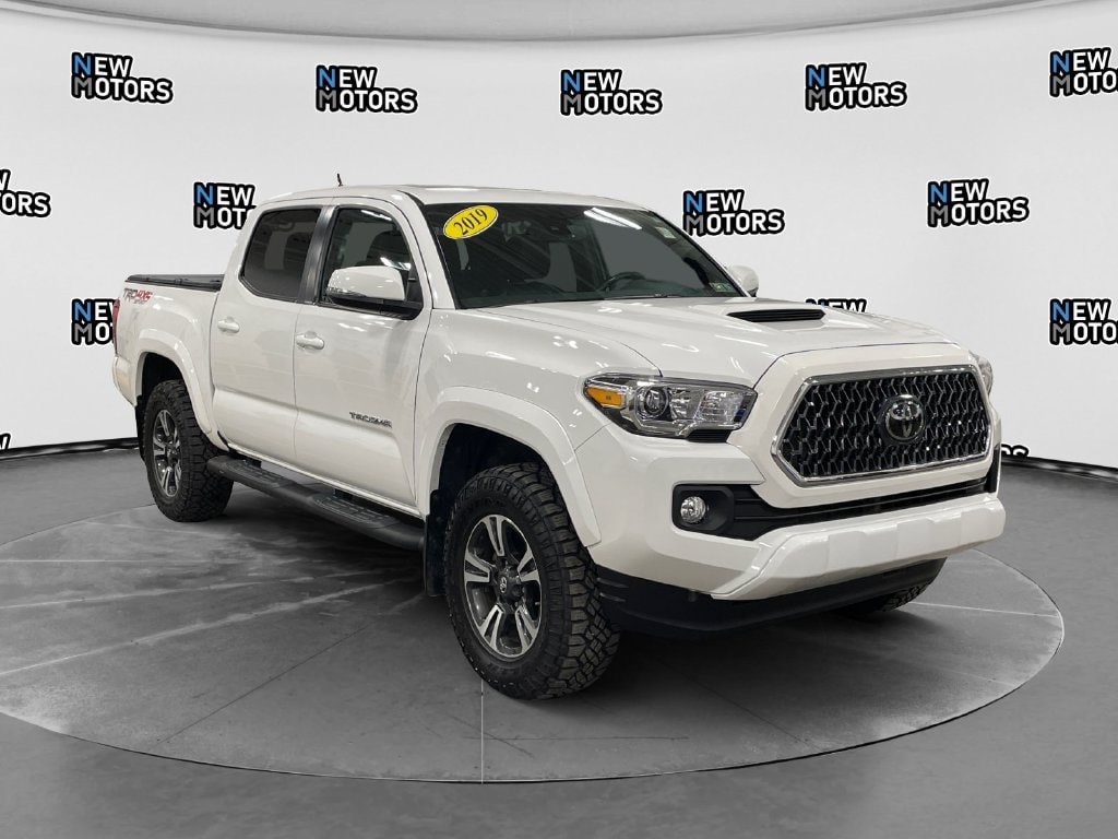 2019 Toyota Tacoma TRD Sport V6 Super White at Auto Express Rt. 8