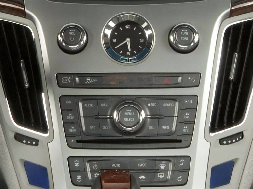 2010 Cadillac CTS photo 8 of 16