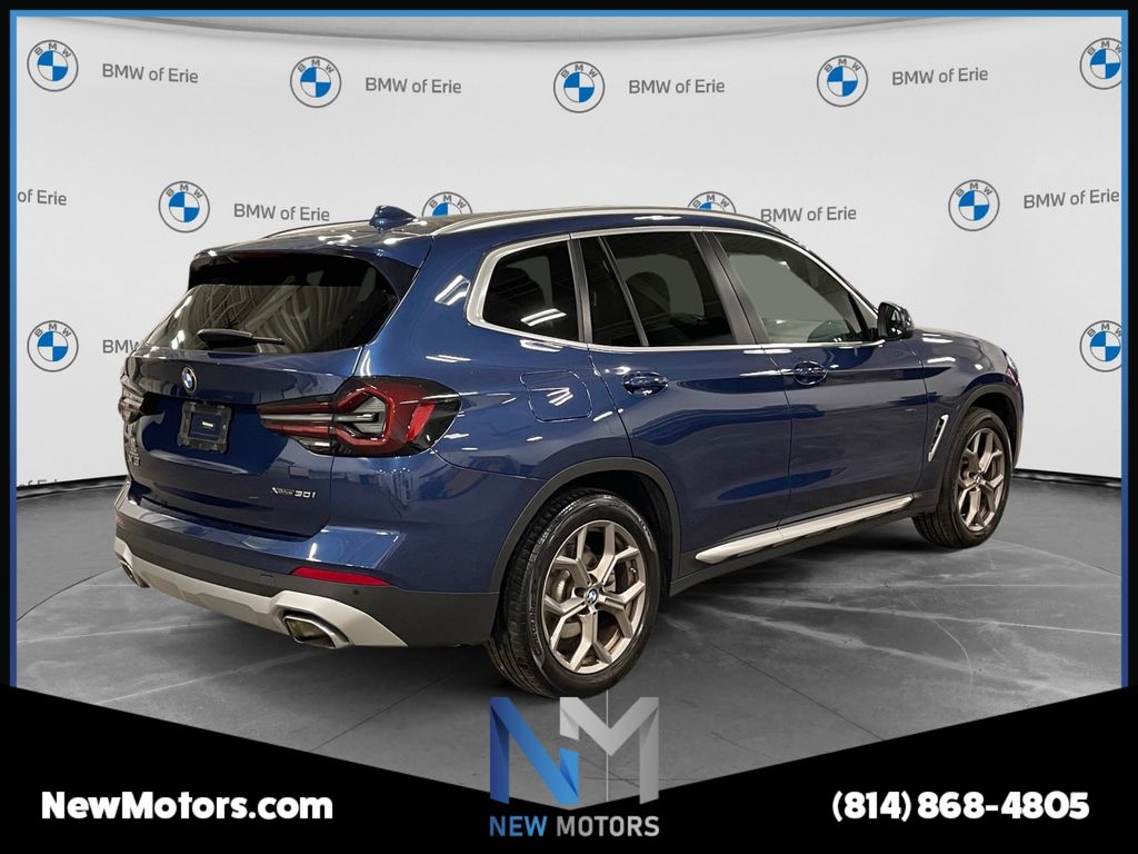 2022 BMW X3 photo 5 of 17