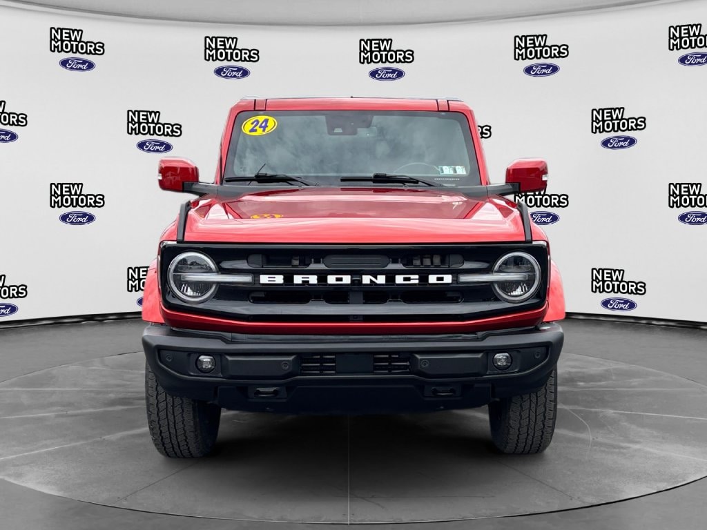 2024 Ford Bronco photo 9 of 16