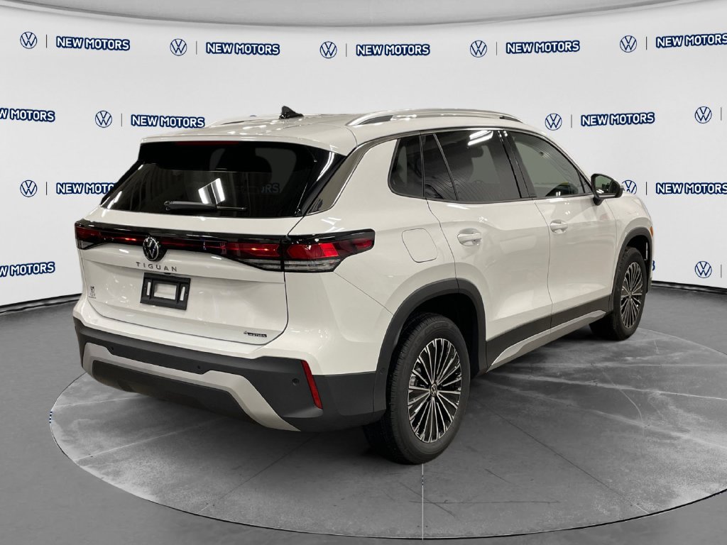 2026 Volkswagen Tiguan photo 5 of 15