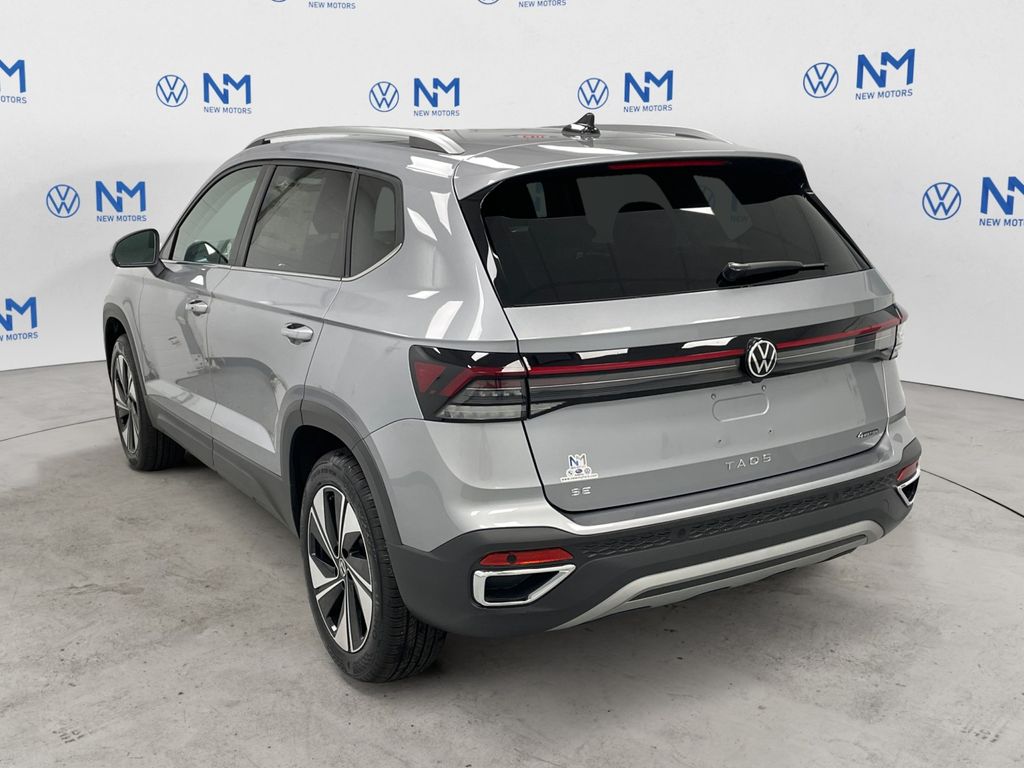 2025 Volkswagen Taos SE photo 3