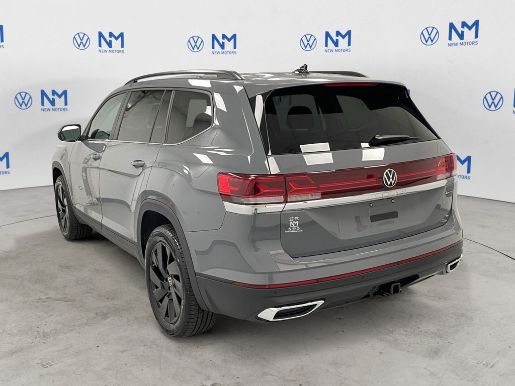 2025 Volkswagen Atlas SE Technology photo 3