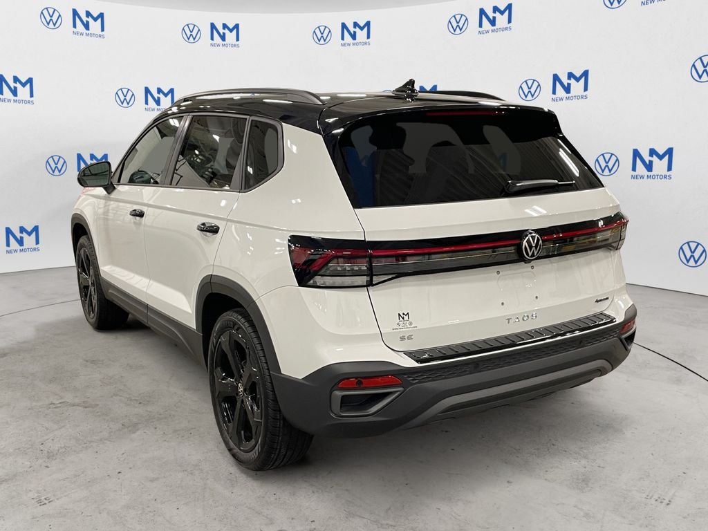 2025 Volkswagen Taos SE photo 3