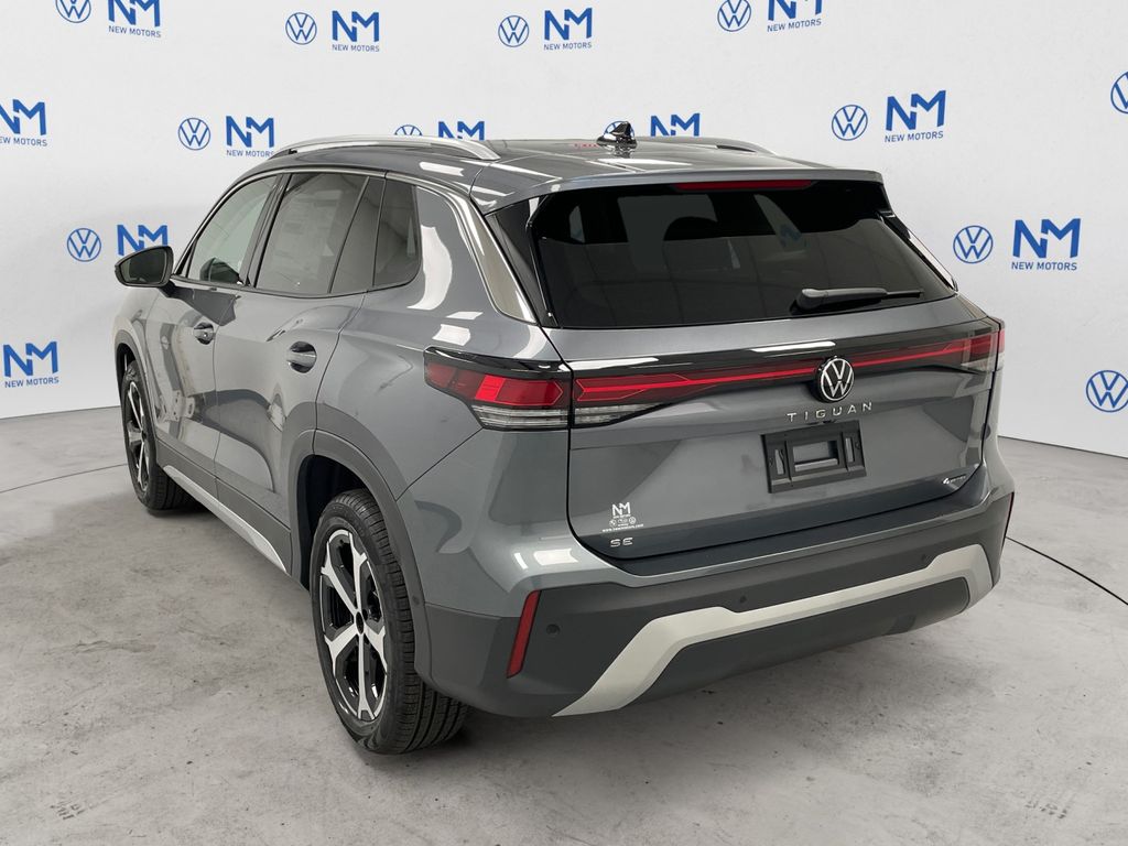 2025 Volkswagen Tiguan SE photo 3