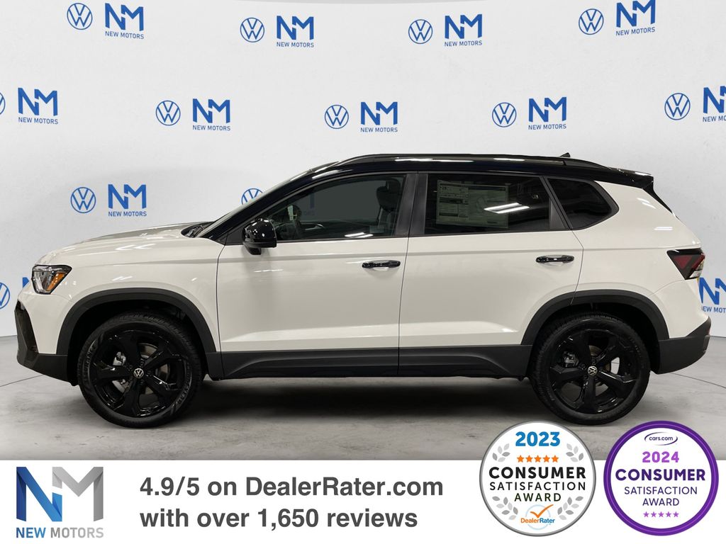 2025 Volkswagen Taos SE photo 2