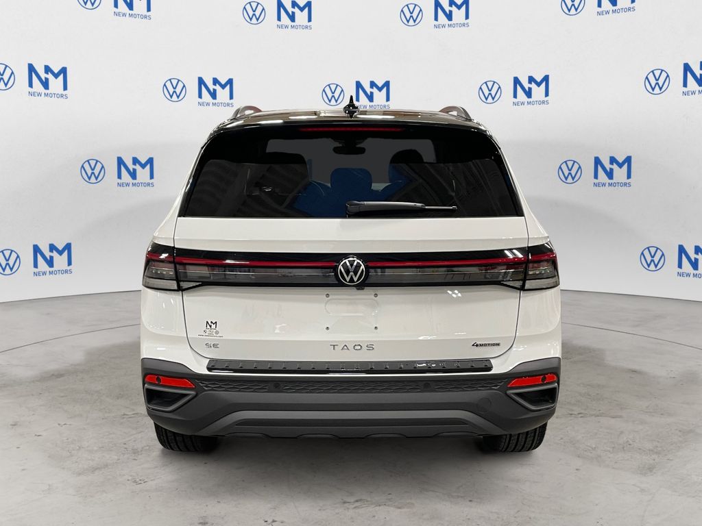 2025 Volkswagen Taos SE photo 4