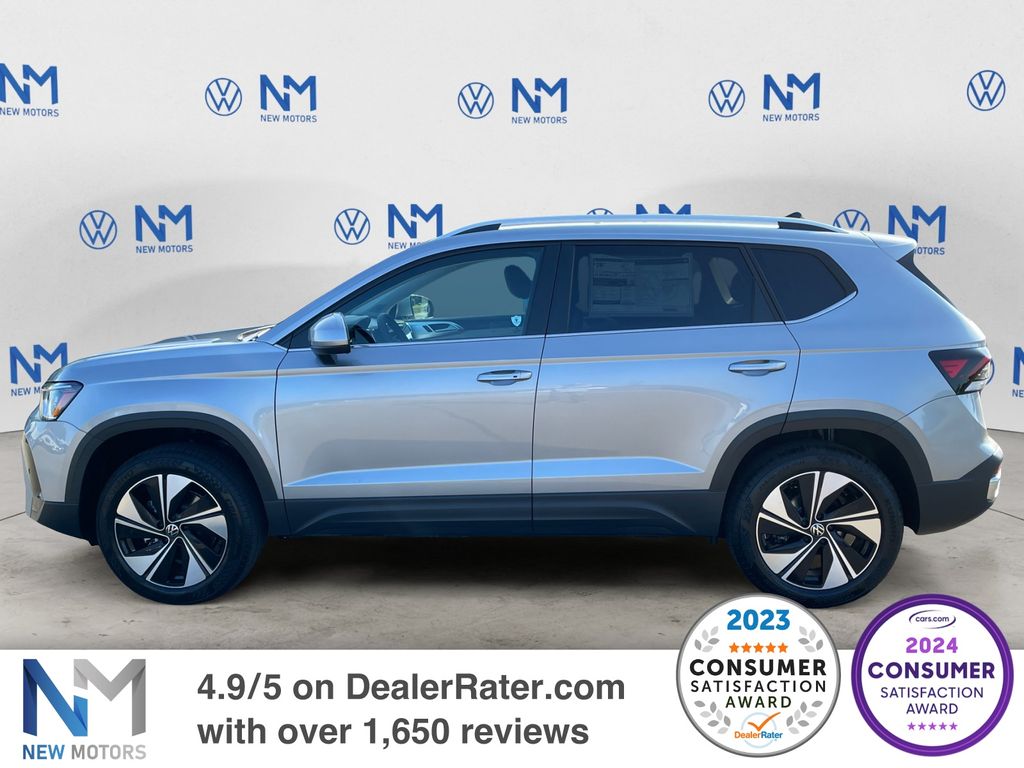 2025 Volkswagen Taos SE photo 2
