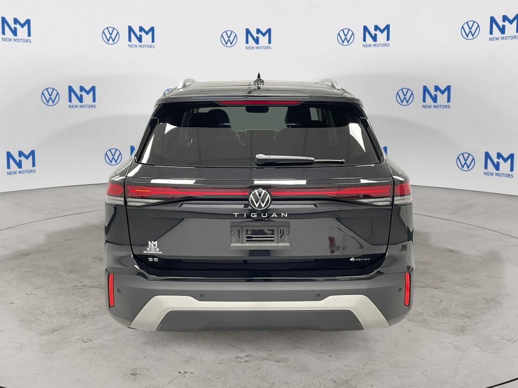 2025 Volkswagen Tiguan SE photo 4