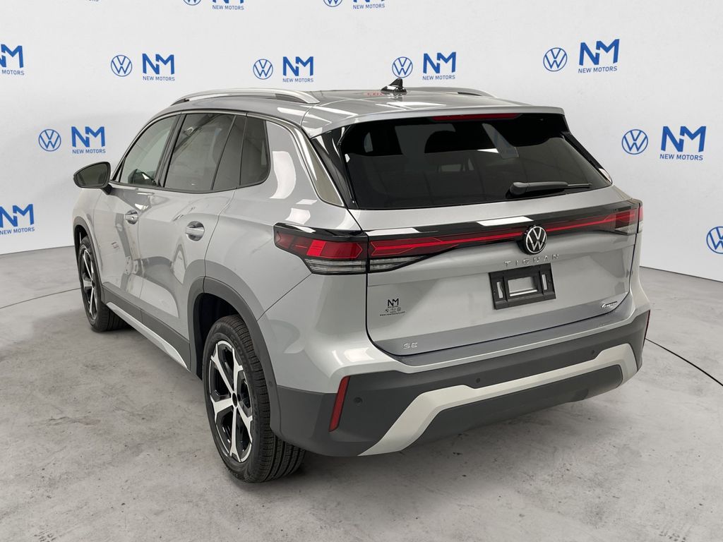2025 Volkswagen Tiguan SE photo 3