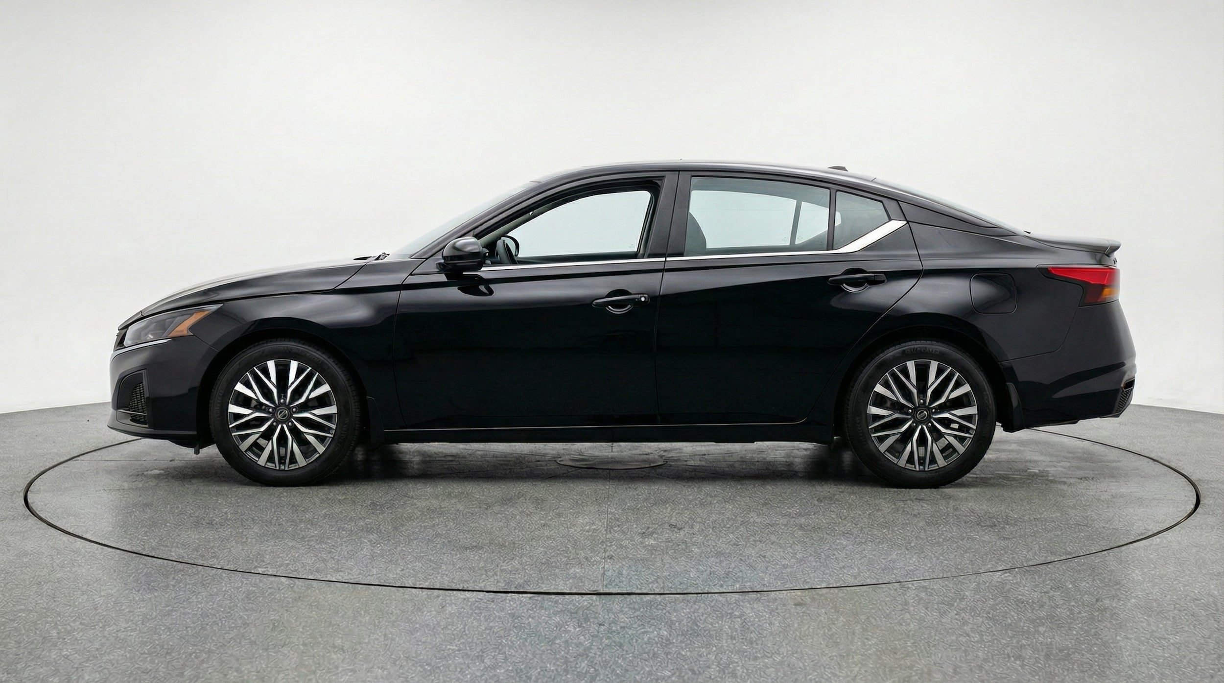 Thumbnail: 2025 Nissan Altima - 4