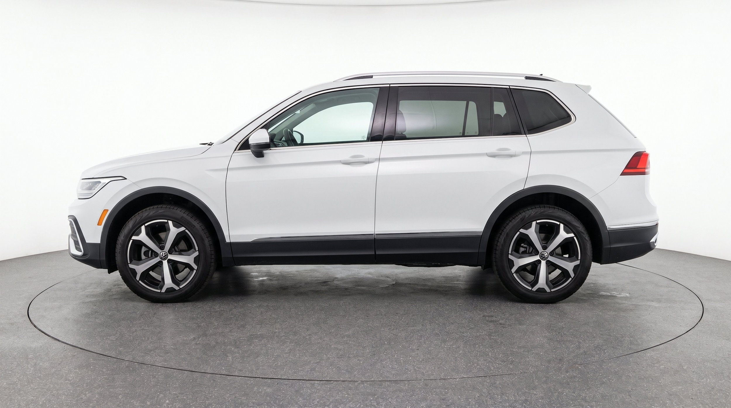 Thumbnail: 2026 Volkswagen Tiguan - 5