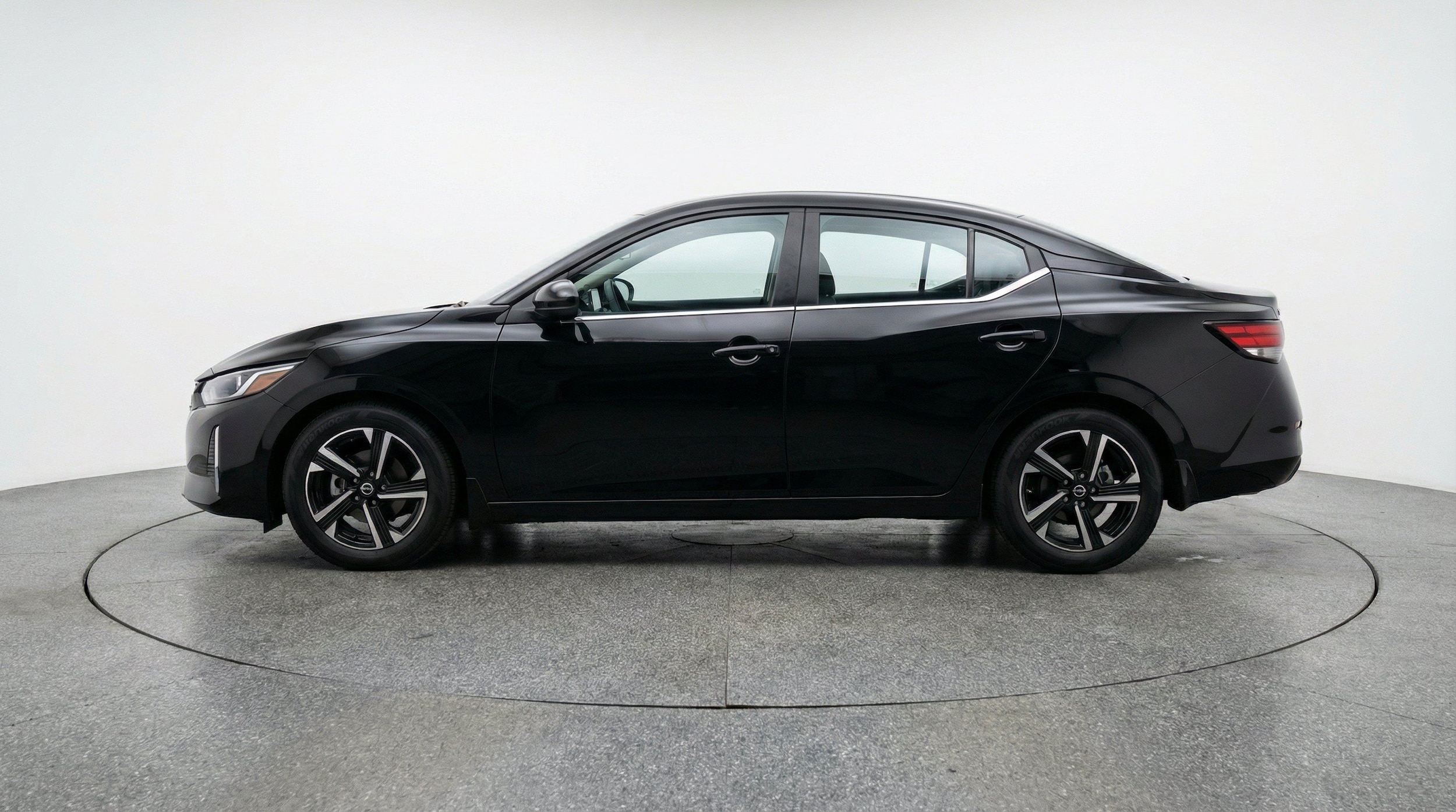 Thumbnail: 2025 Nissan Sentra - 5