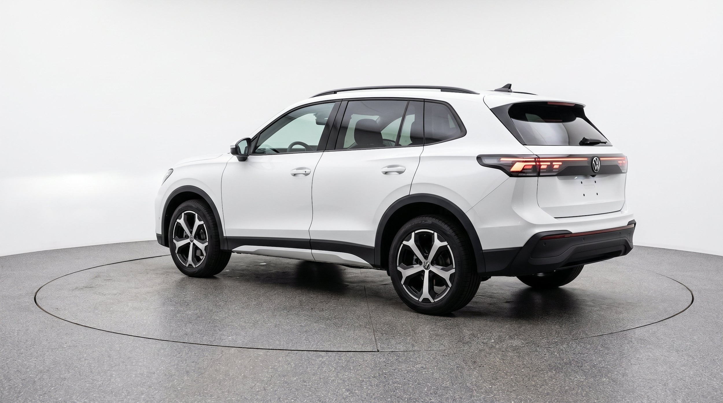 Thumbnail: 2026 Volkswagen Tiguan - 6