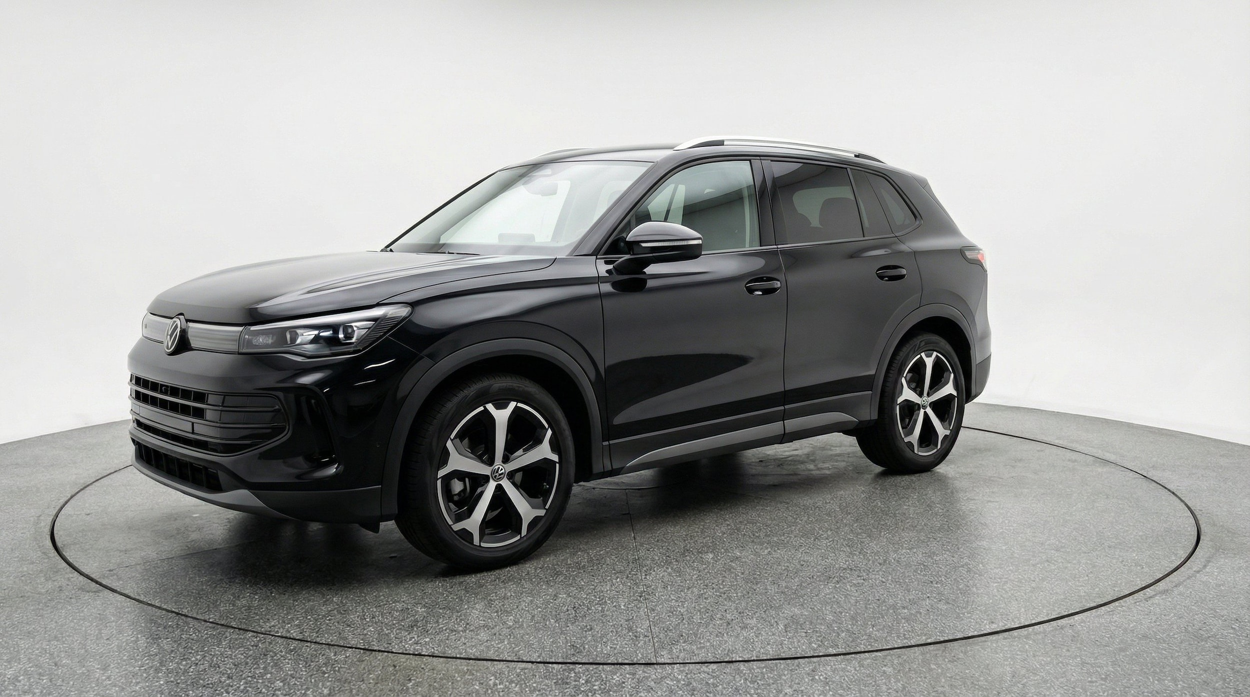 Thumbnail: 2026 Volkswagen Tiguan - 3