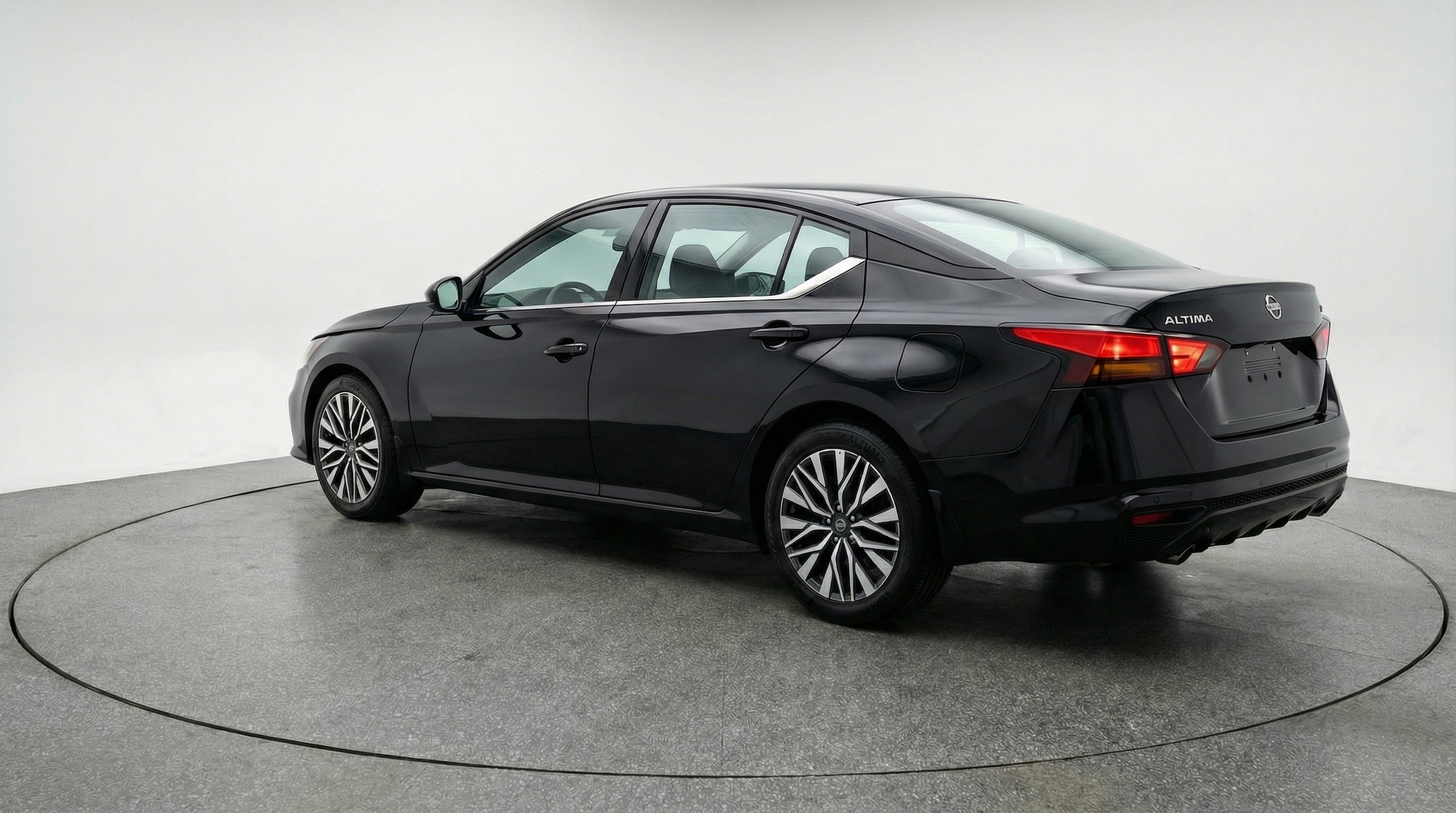 Thumbnail: 2025 Nissan Altima - 5