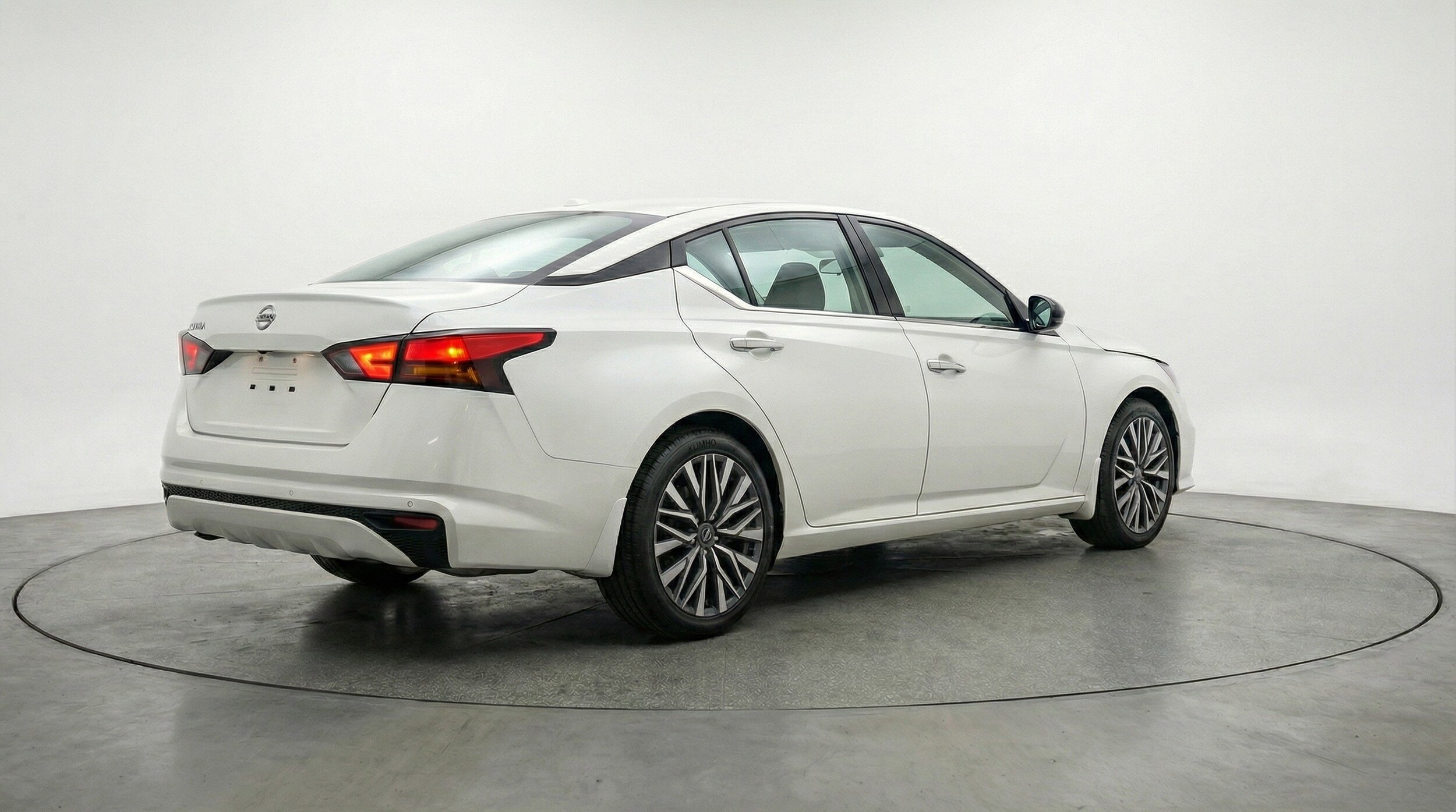 Thumbnail: 2025 Nissan Altima - 9