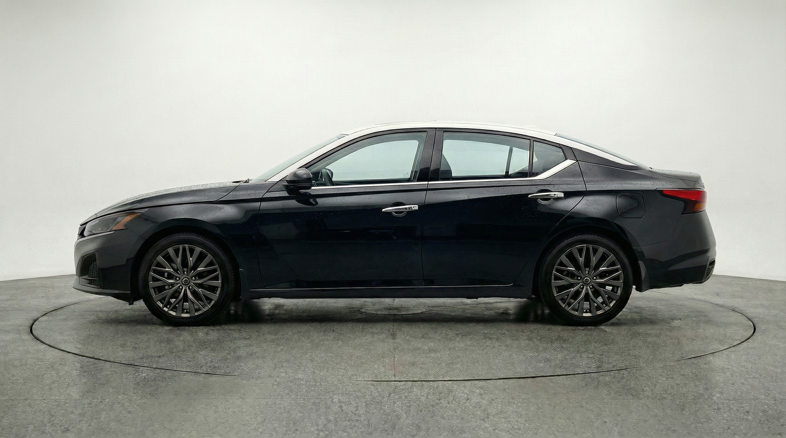 Thumbnail: 2025 Nissan Altima - 4
