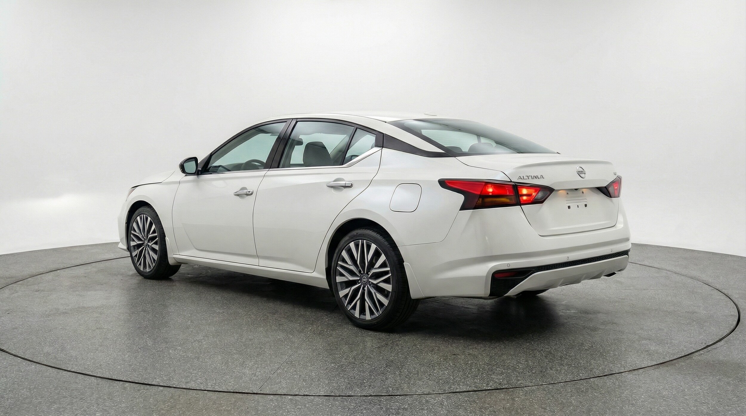 Thumbnail: 2025 Nissan Altima - 5