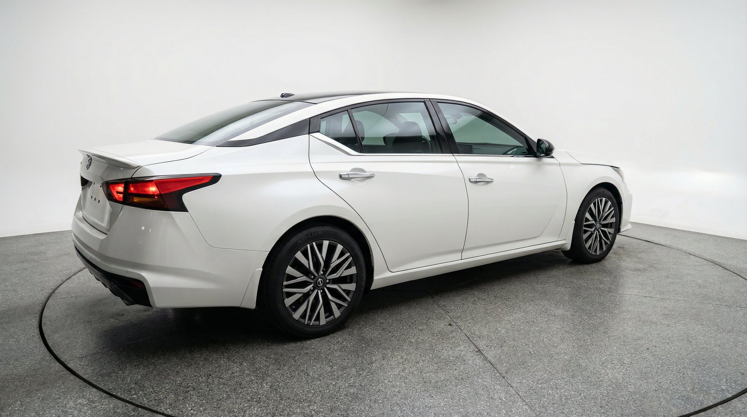 Thumbnail: 2025 Nissan Altima - 9