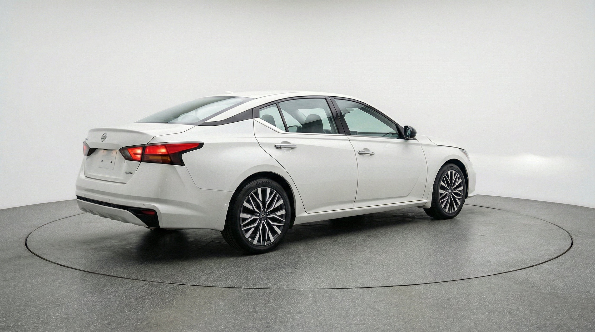 Thumbnail: 2025 Nissan Altima - 9