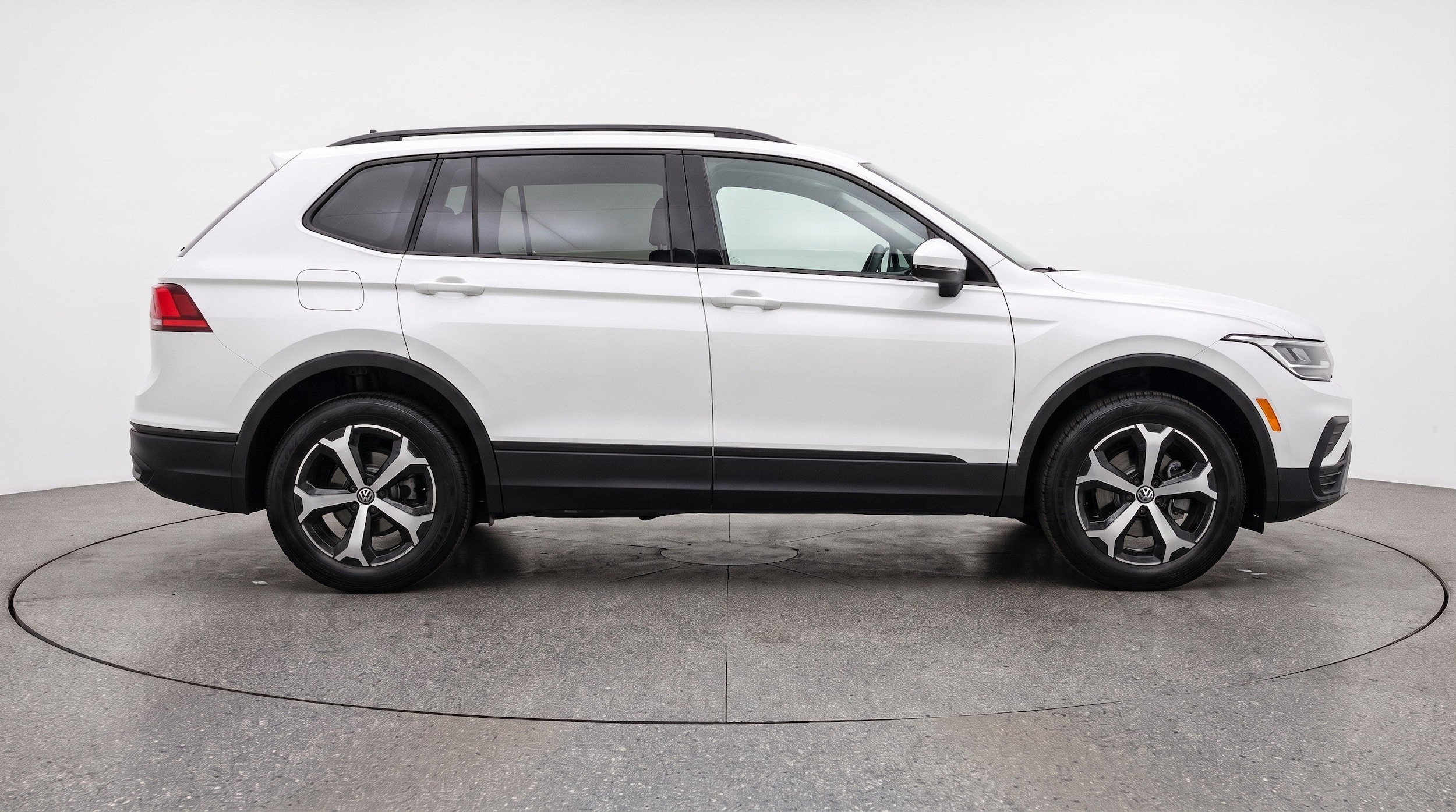 Thumbnail: 2026 Volkswagen Tiguan - 11