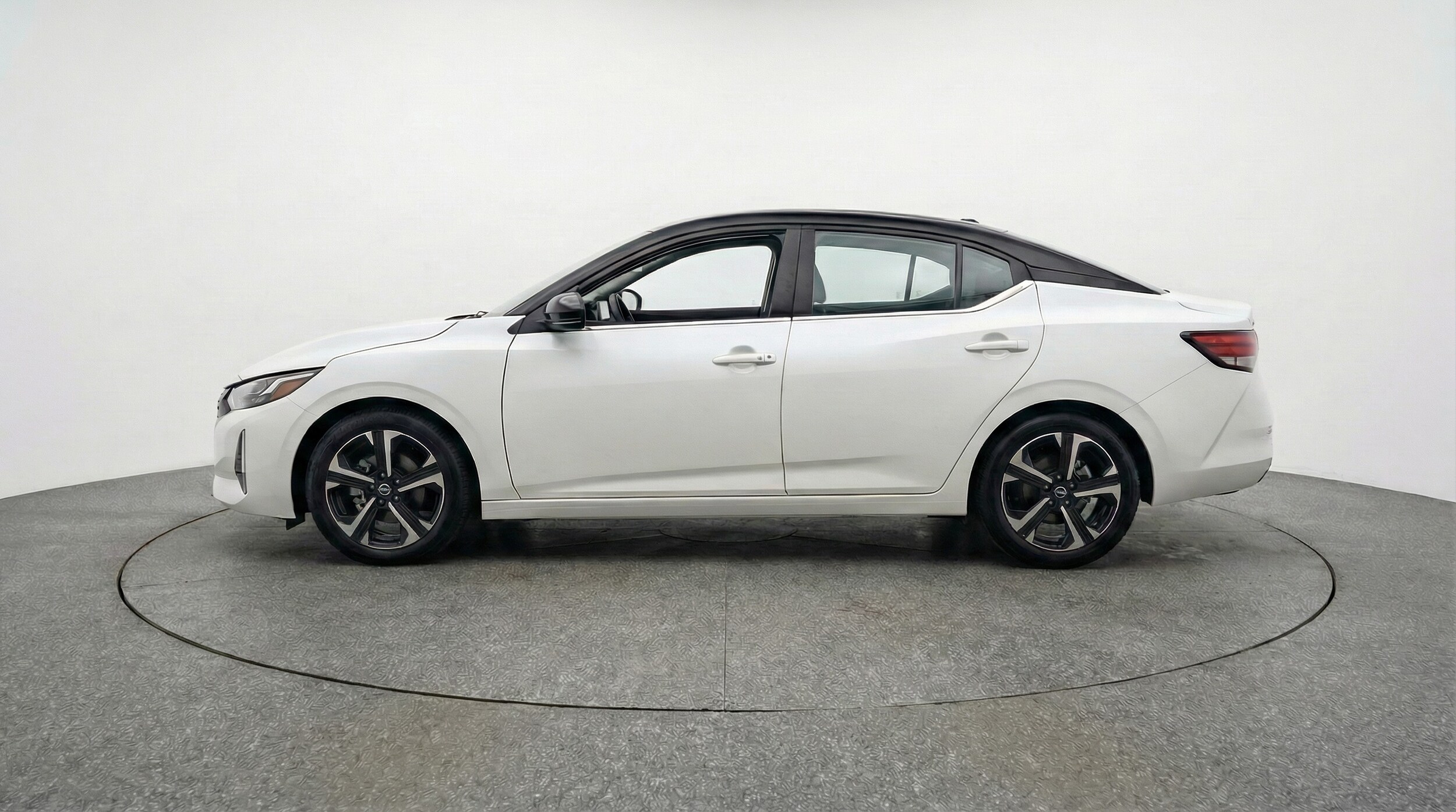 Thumbnail: 2025 Nissan Sentra - 4