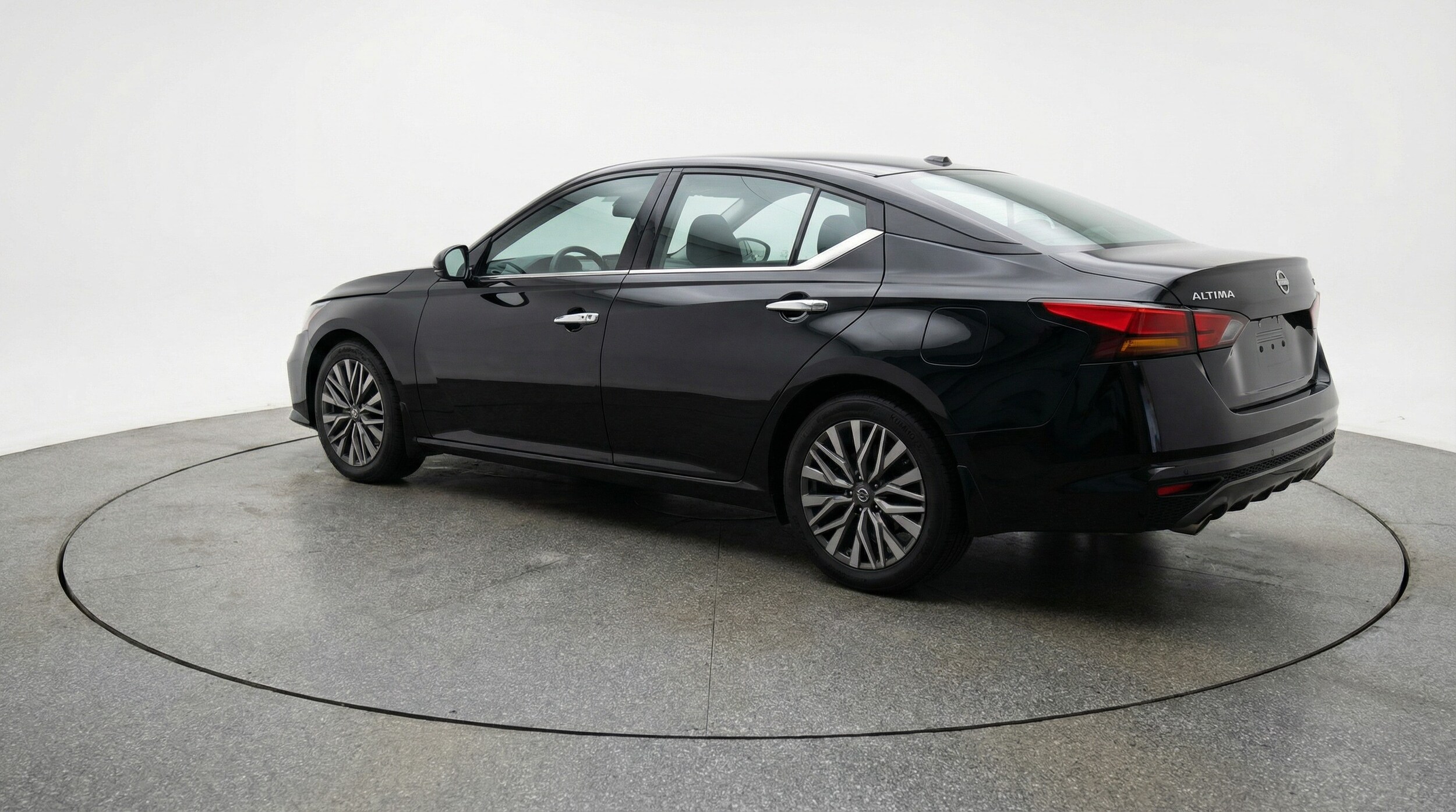 Thumbnail: 2025 Nissan Altima - 5