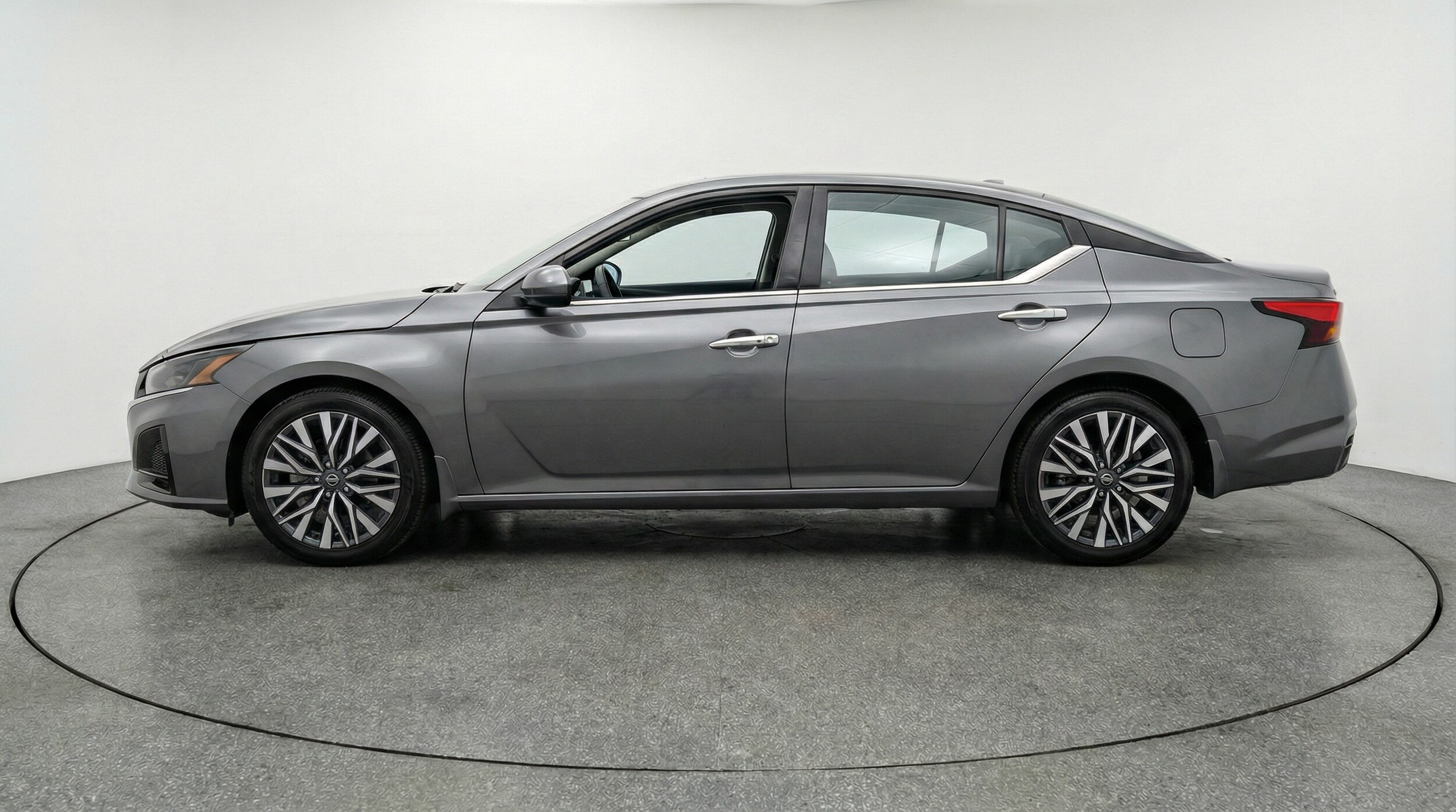 Thumbnail: 2025 Nissan Altima - 4