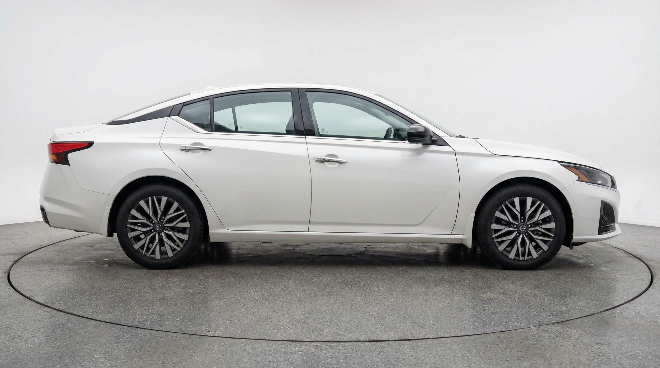 Thumbnail: 2025 Nissan Altima - 8