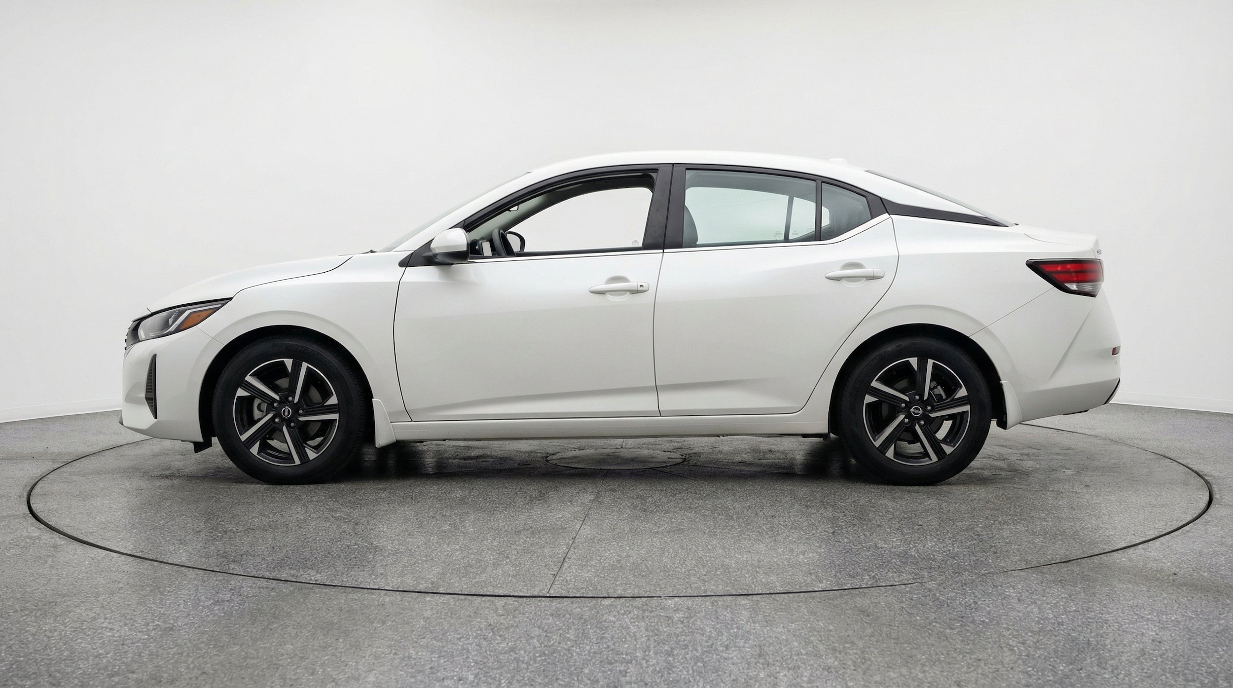 Thumbnail: 2025 Nissan Sentra - 5