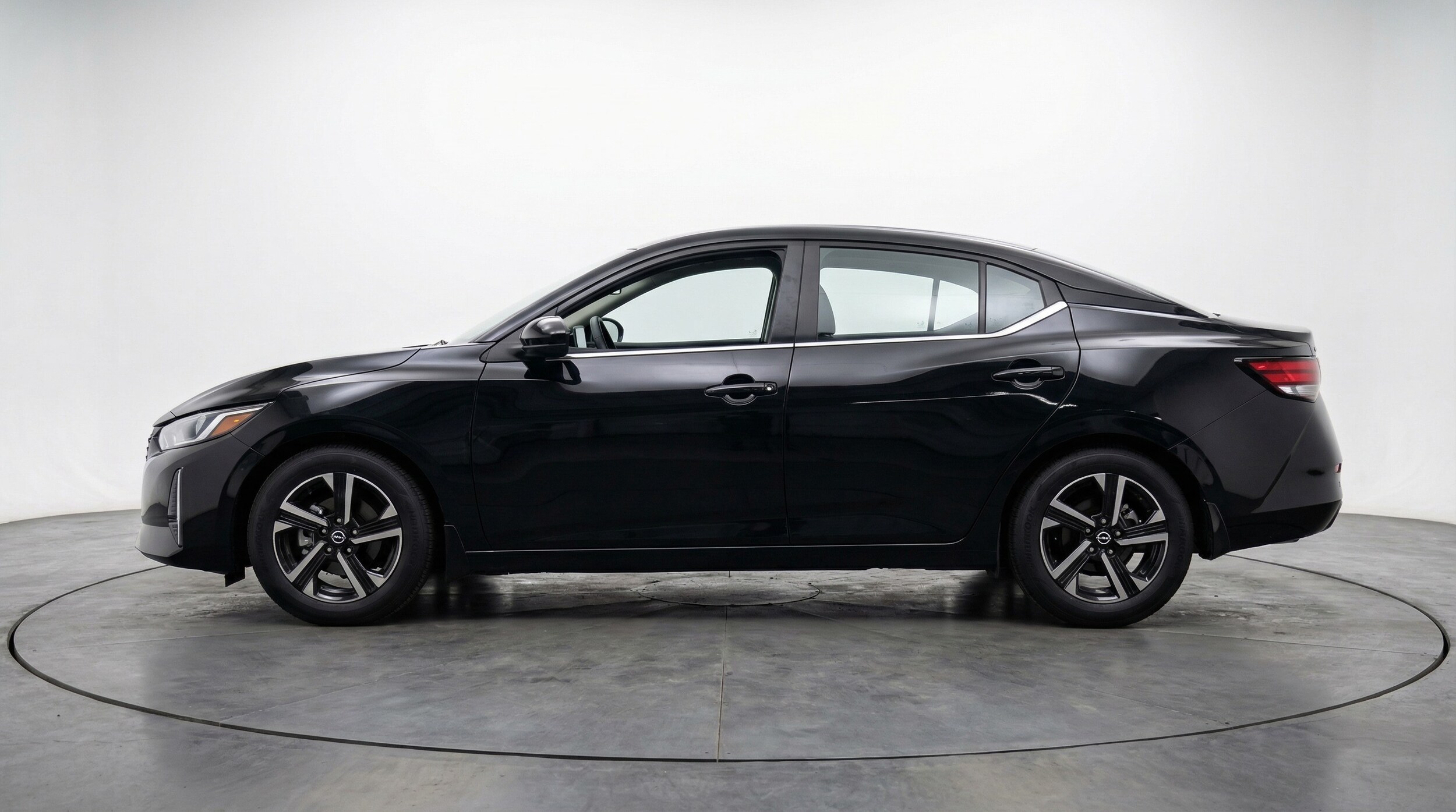 Thumbnail: 2025 Nissan Sentra - 4