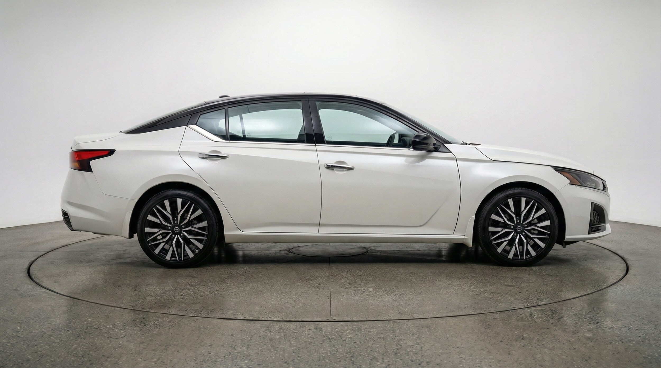 Thumbnail: 2025 Nissan Altima - 8