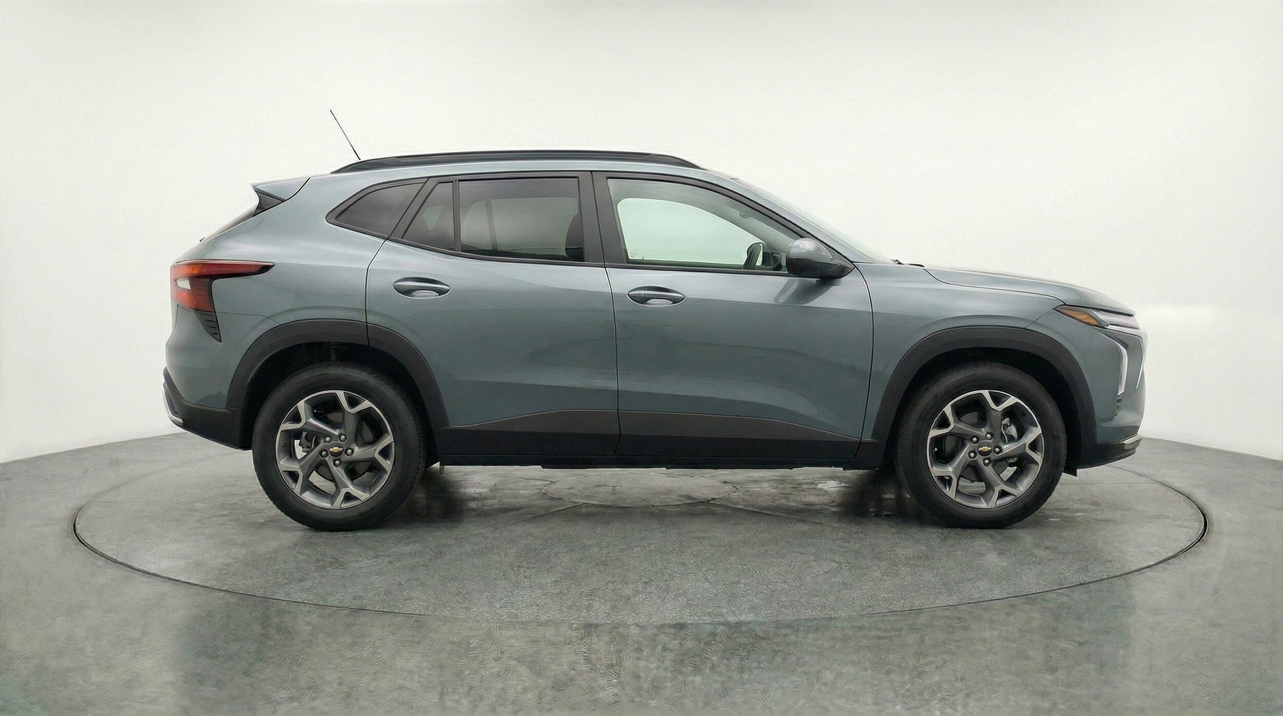 Thumbnail: 2025 Chevrolet Trax - 8