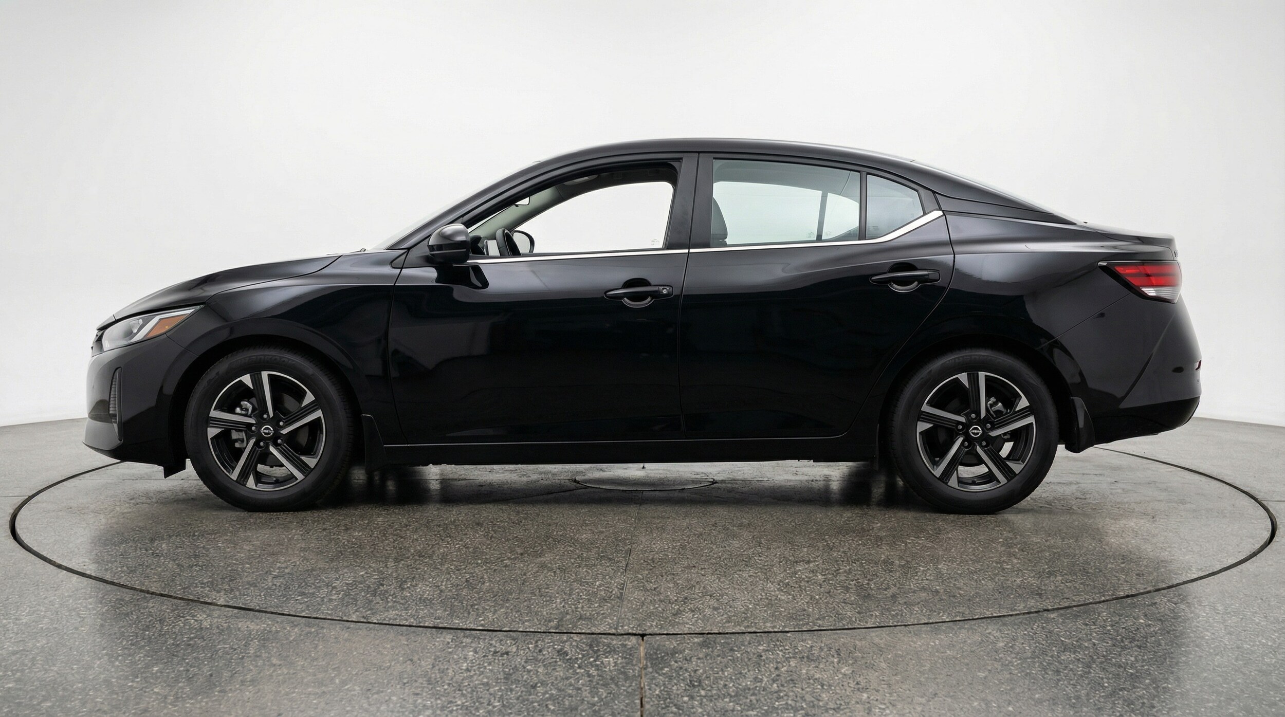 Thumbnail: 2025 Nissan Sentra - 4