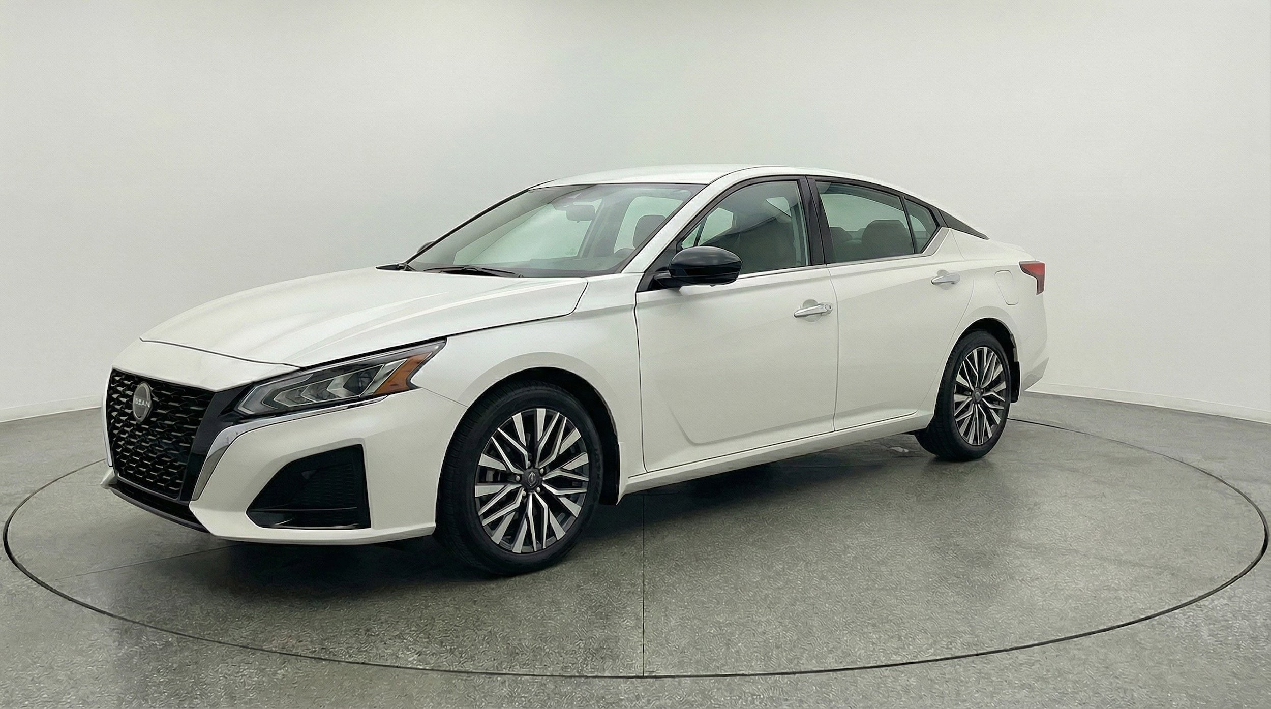 Thumbnail: 2025 Nissan Altima - 3
