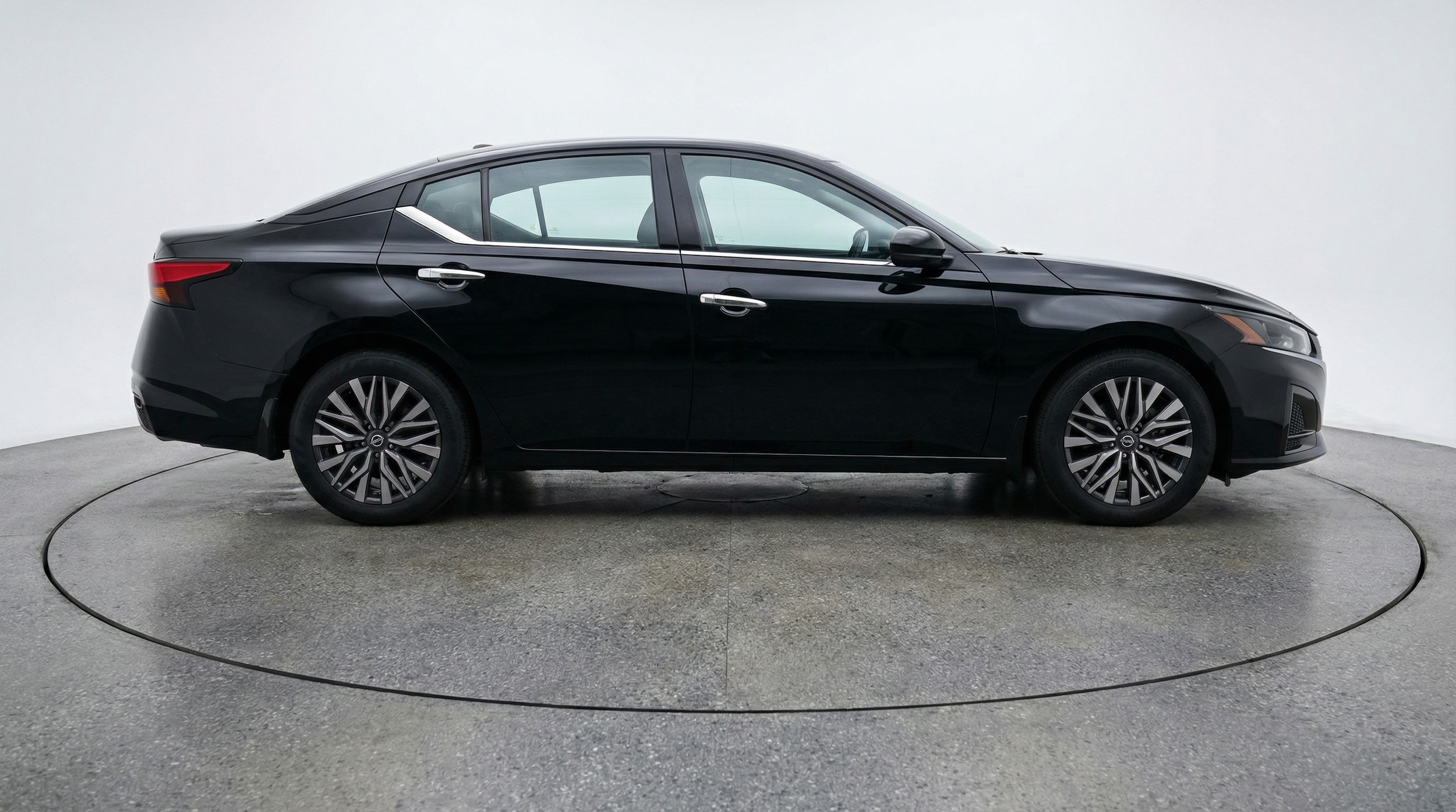 Thumbnail: 2025 Nissan Altima - 8