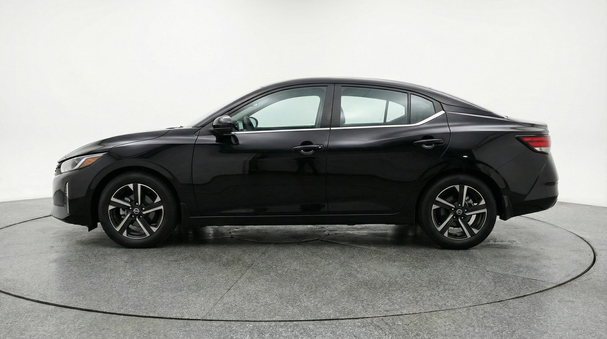 Thumbnail: 2025 Nissan Sentra - 4