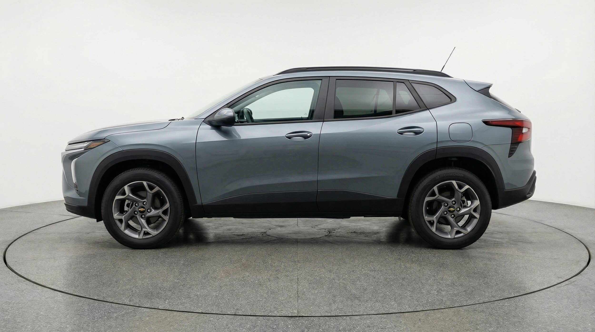 Thumbnail: 2025 Chevrolet Trax - 4
