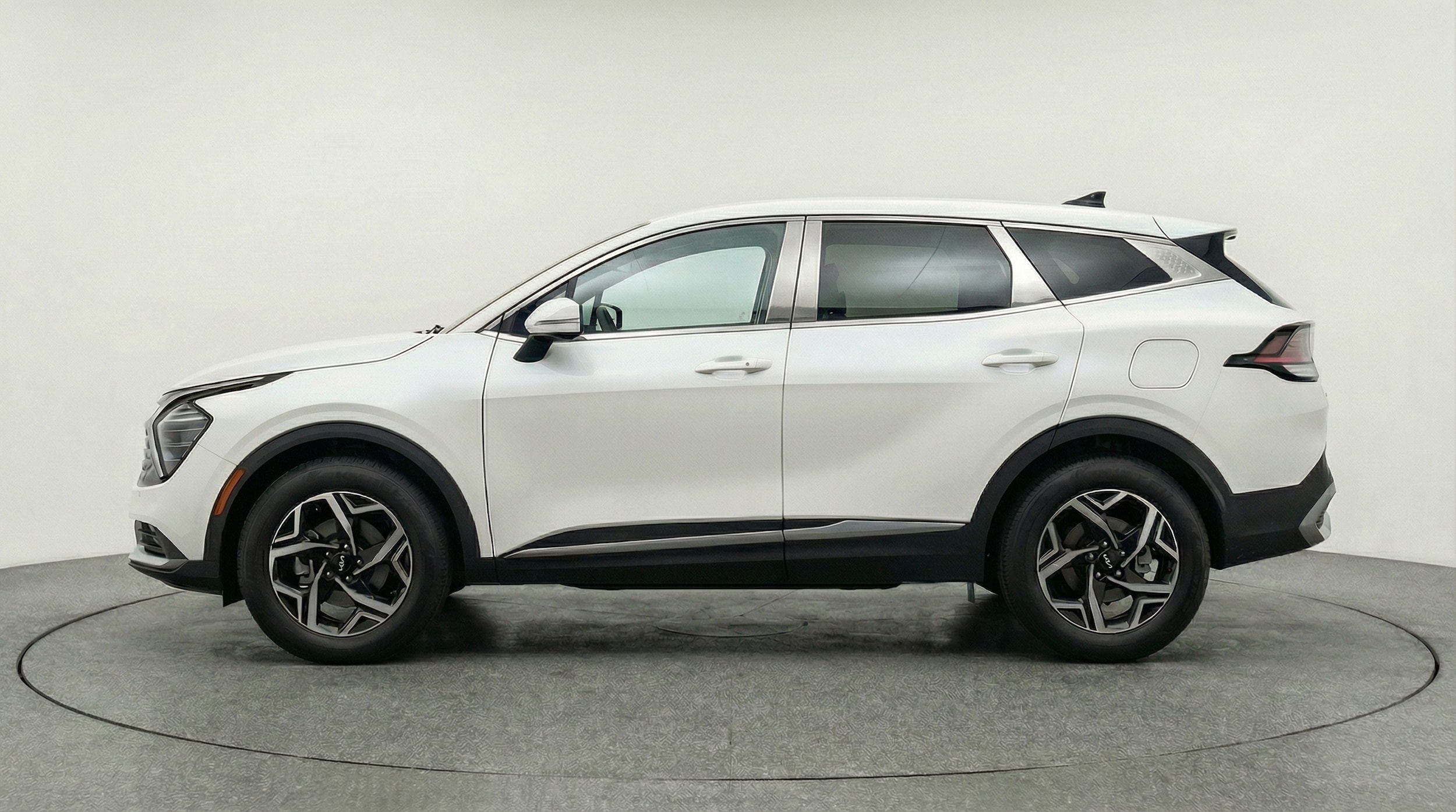 Thumbnail: 2025 Kia Sportage - 4