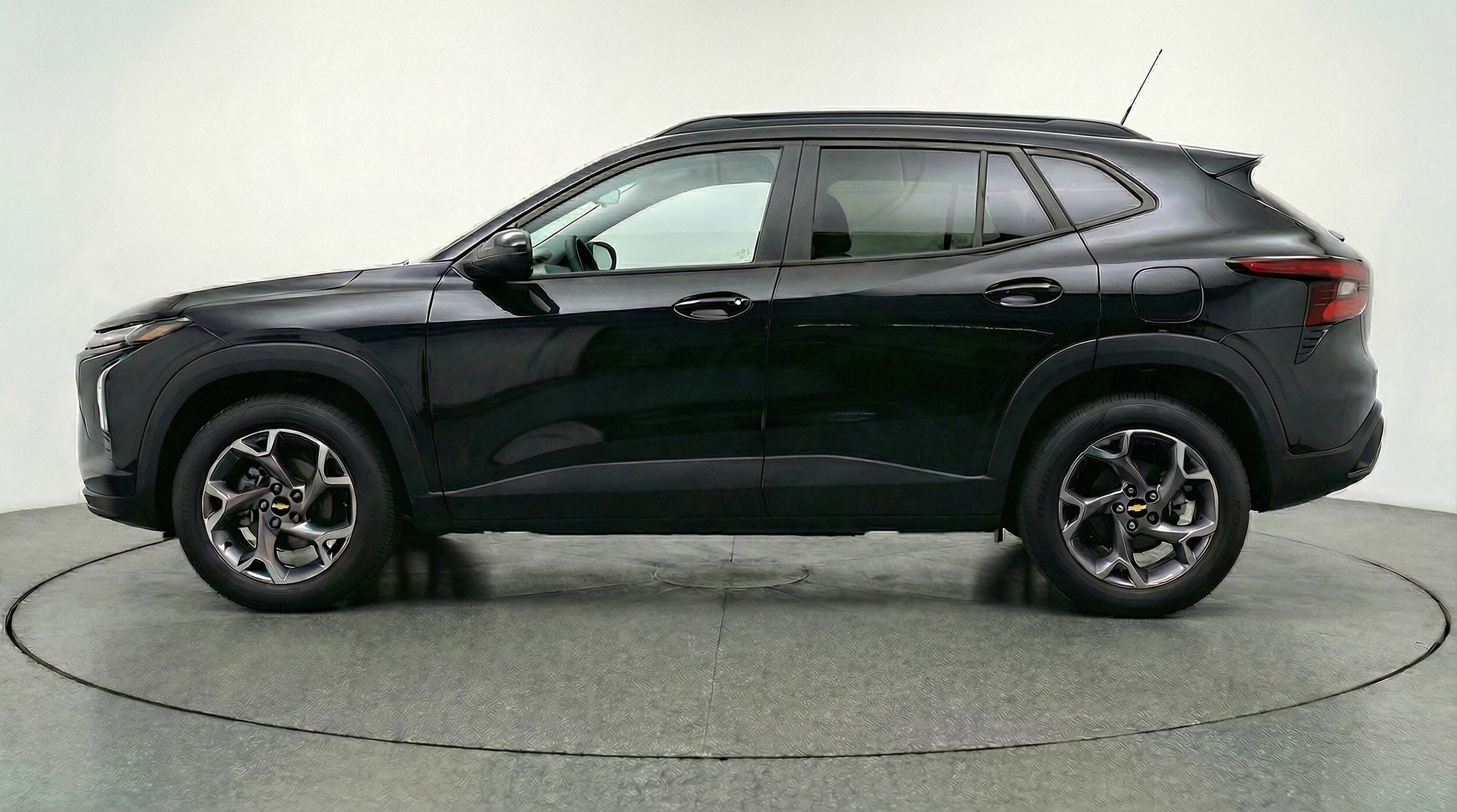 Thumbnail: 2025 Chevrolet Trax - 4