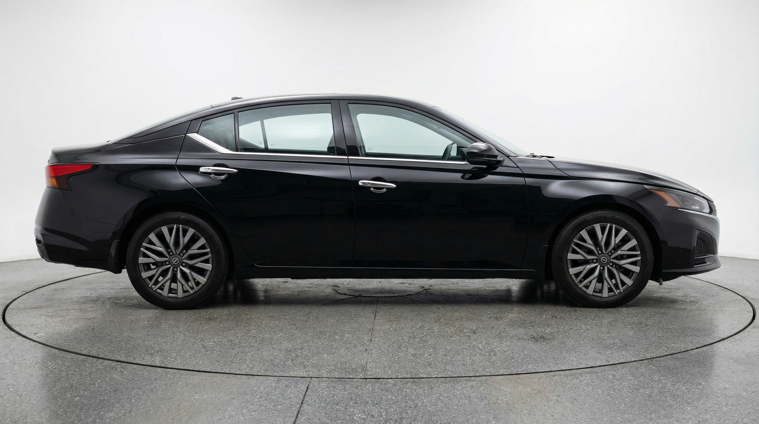 Thumbnail: 2025 Nissan Altima - 8