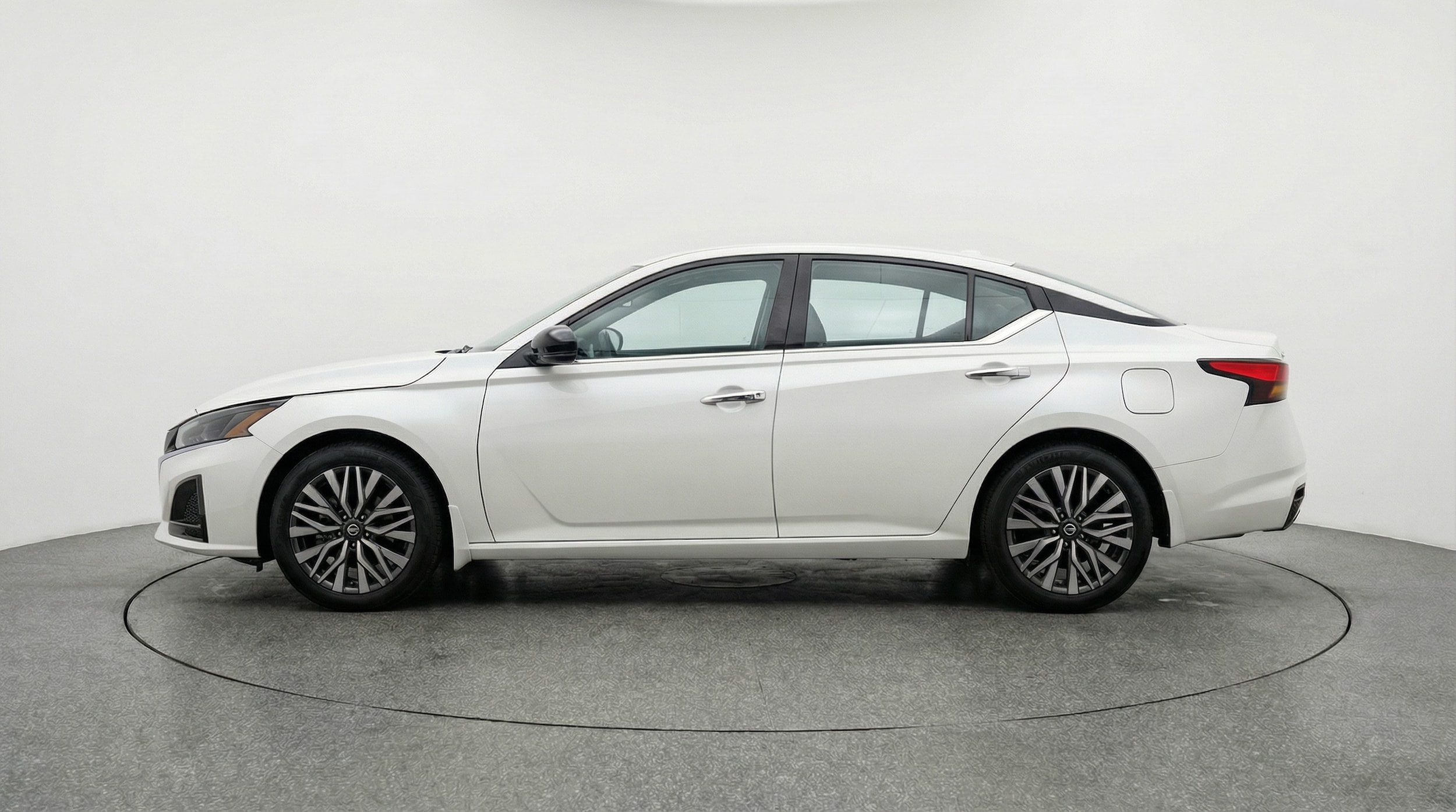 Thumbnail: 2025 Nissan Altima - 4