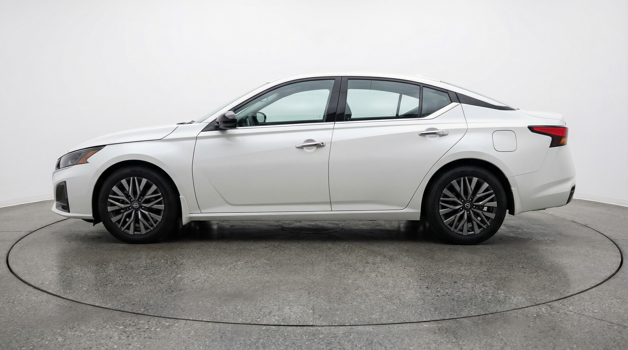 Thumbnail: 2025 Nissan Altima - 4