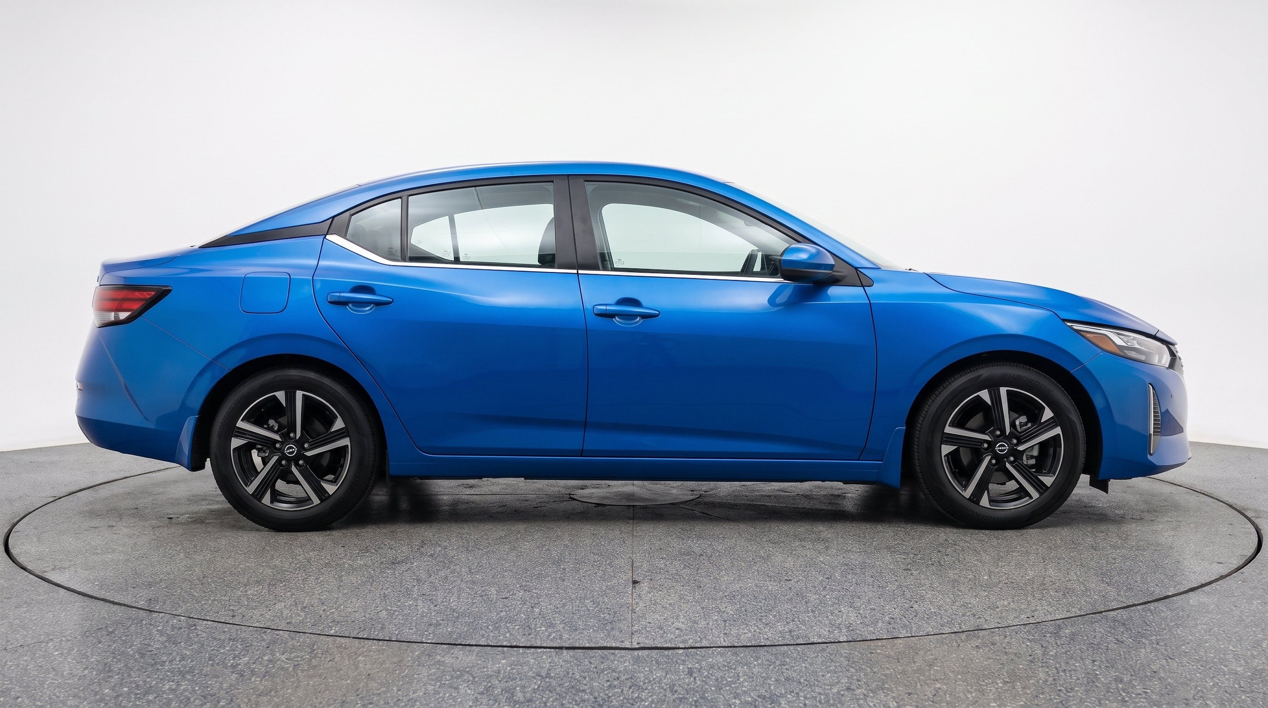 Thumbnail: 2025 Nissan Sentra - 10