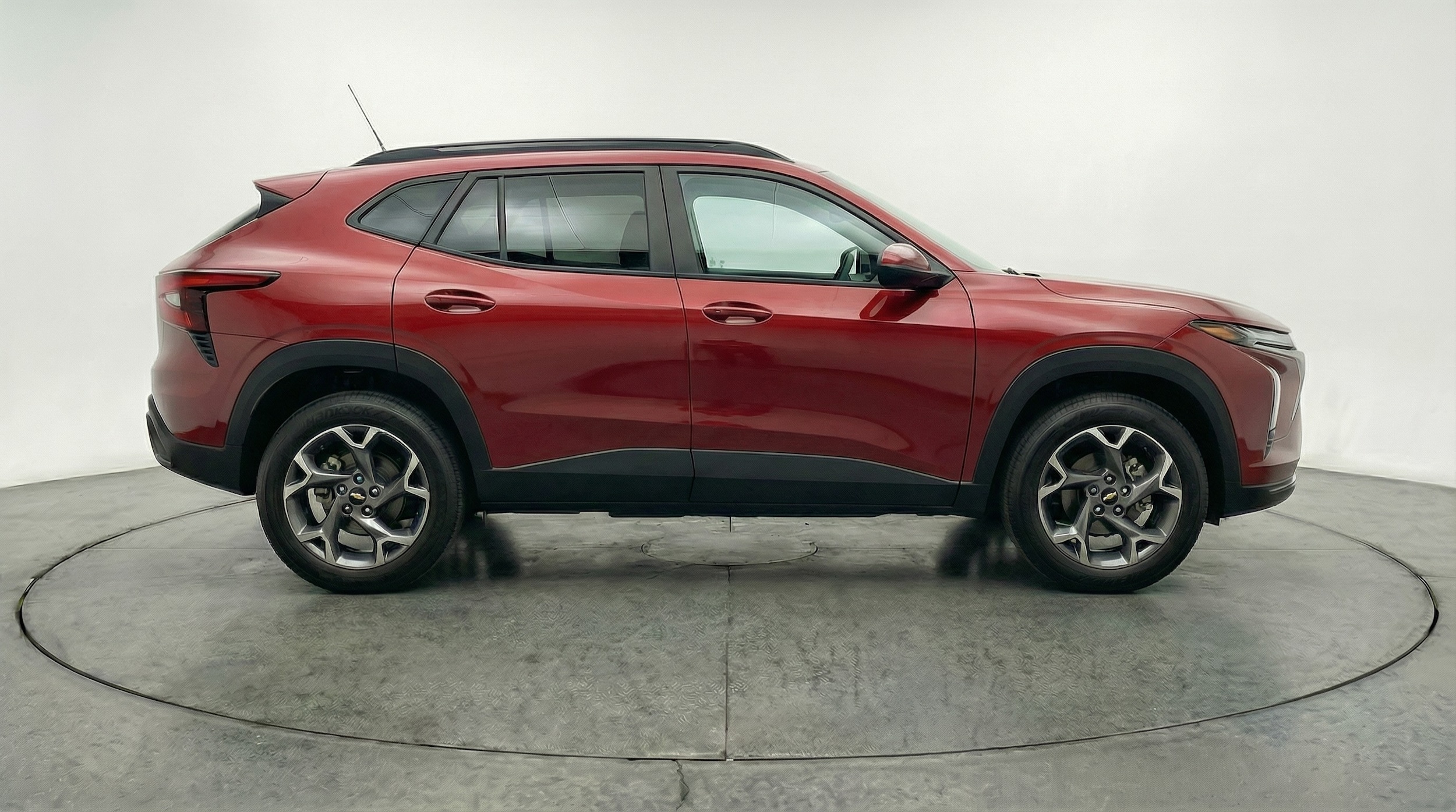 Thumbnail: 2025 Chevrolet Trax - 8