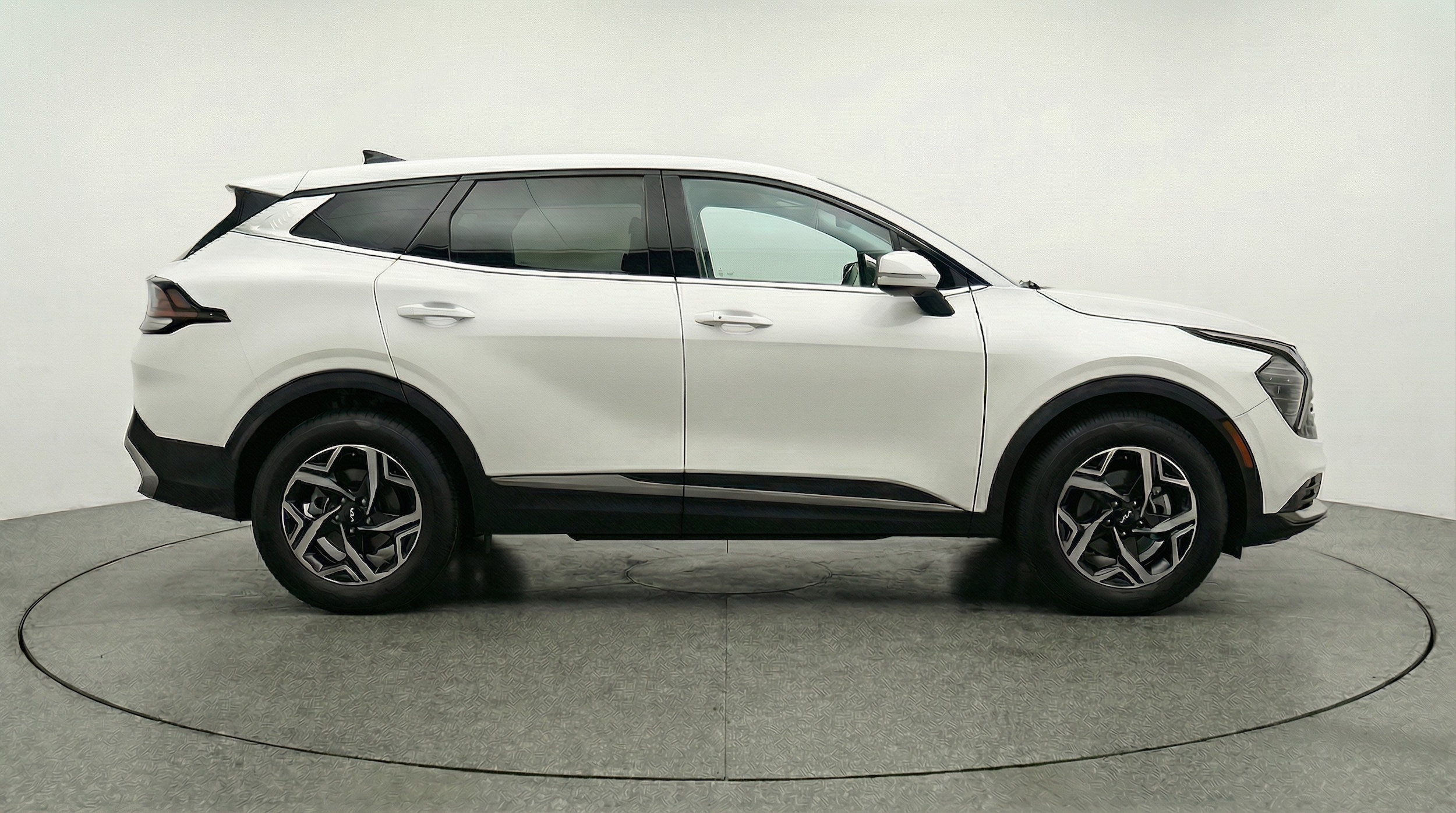 Thumbnail: 2025 Kia Sportage - 8