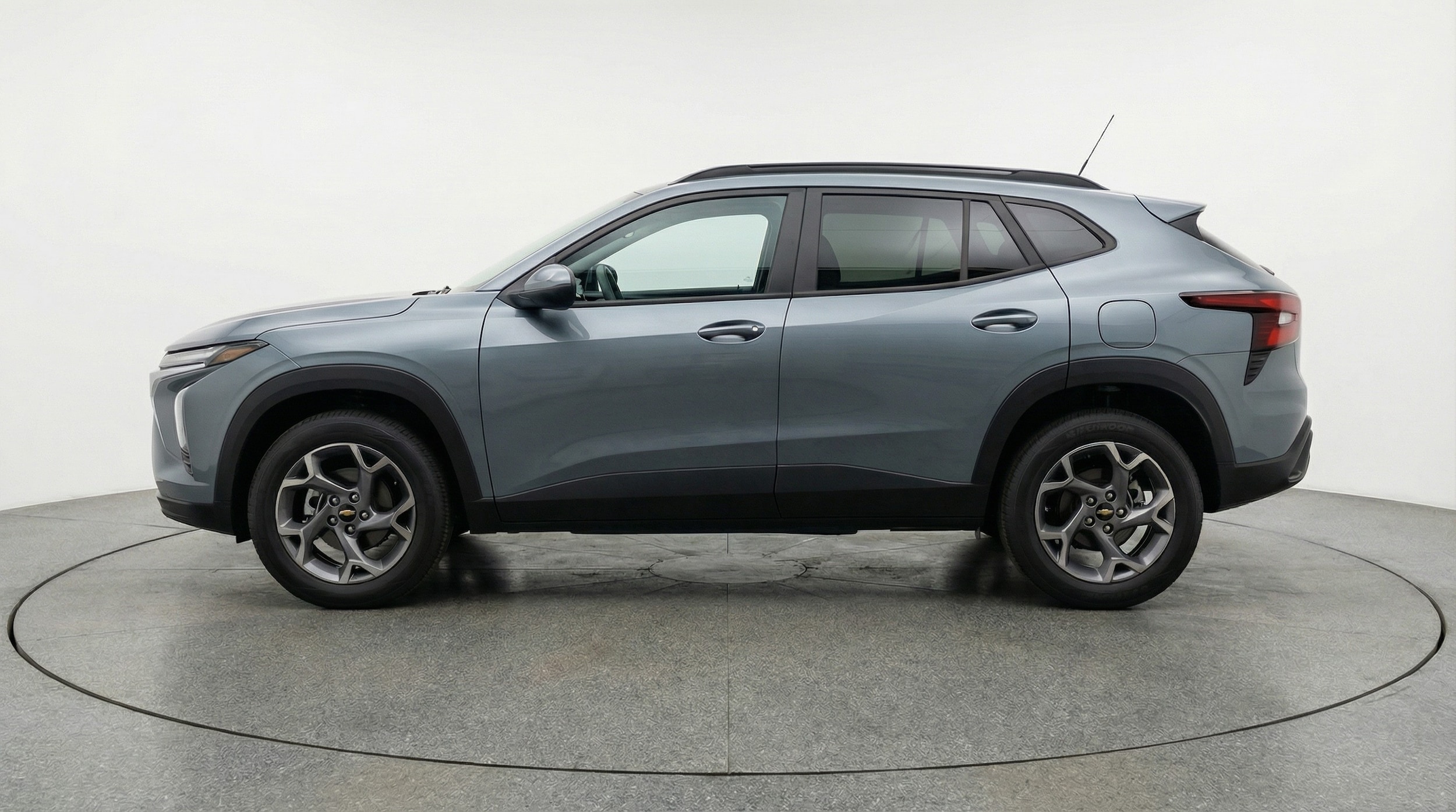 Thumbnail: 2025 Chevrolet Trax - 4